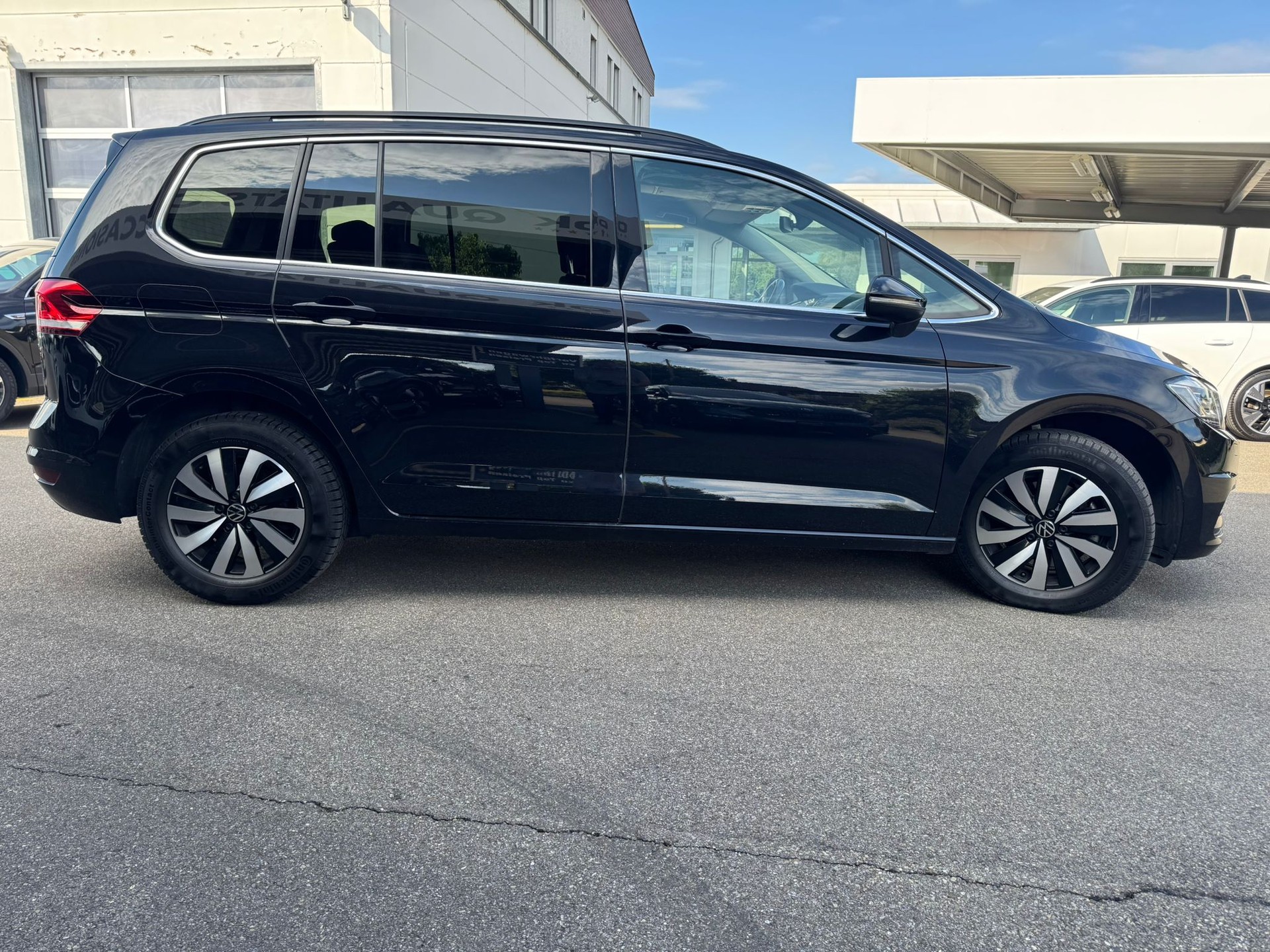 VW Touran 2.0 TDI BlueMotion Technology Comfortline DSG-image-3