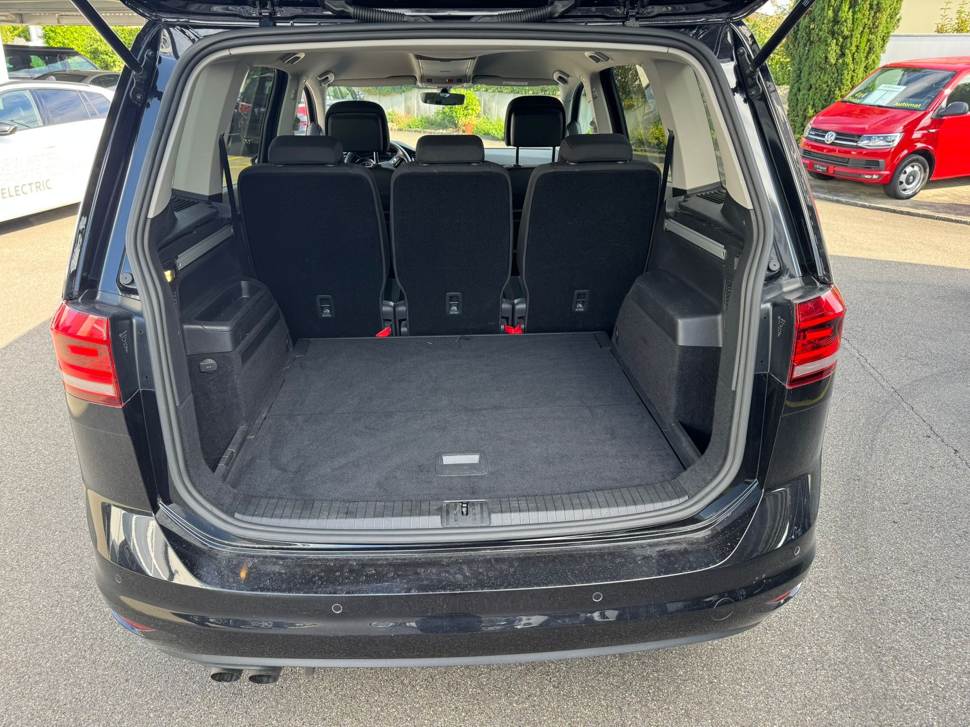 VW Touran 2.0 TDI BlueMotion Technology Comfortline DSG-image-8