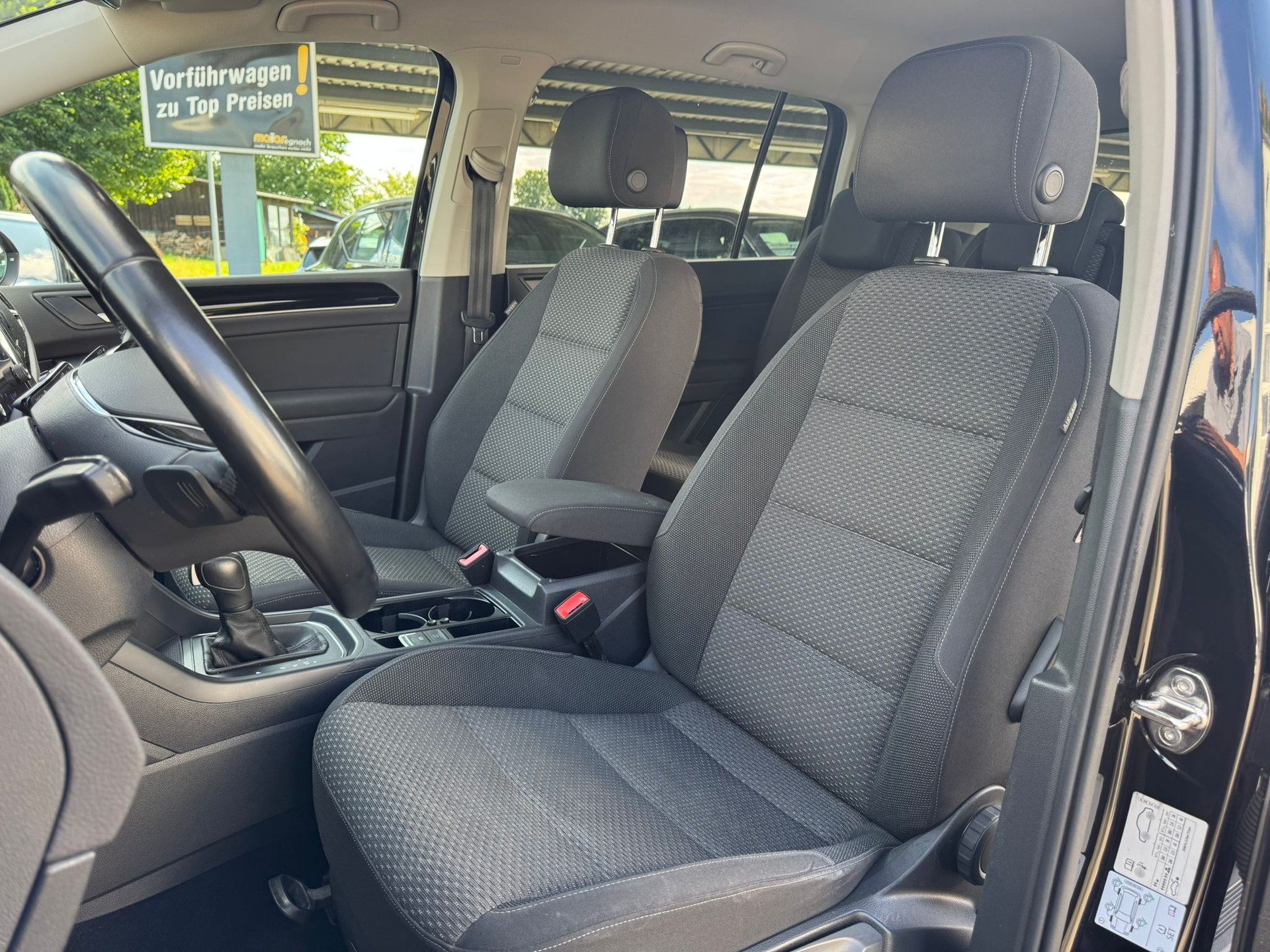 VW Touran 2.0 TDI BlueMotion Technology Comfortline DSG-image-9