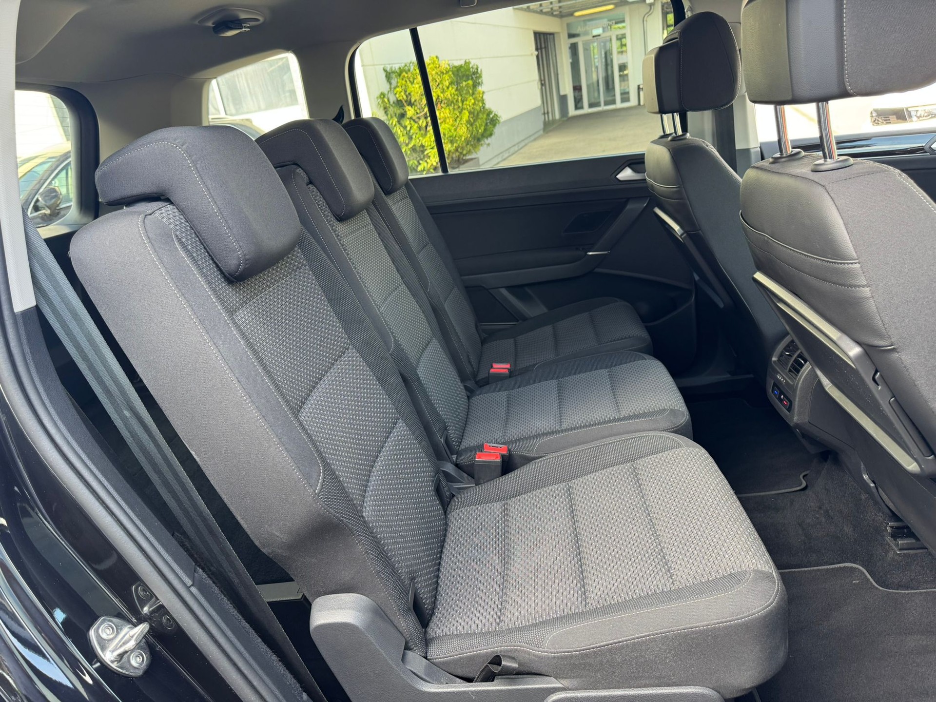 VW Touran 2.0 TDI BlueMotion Technology Comfortline DSG-image-12
