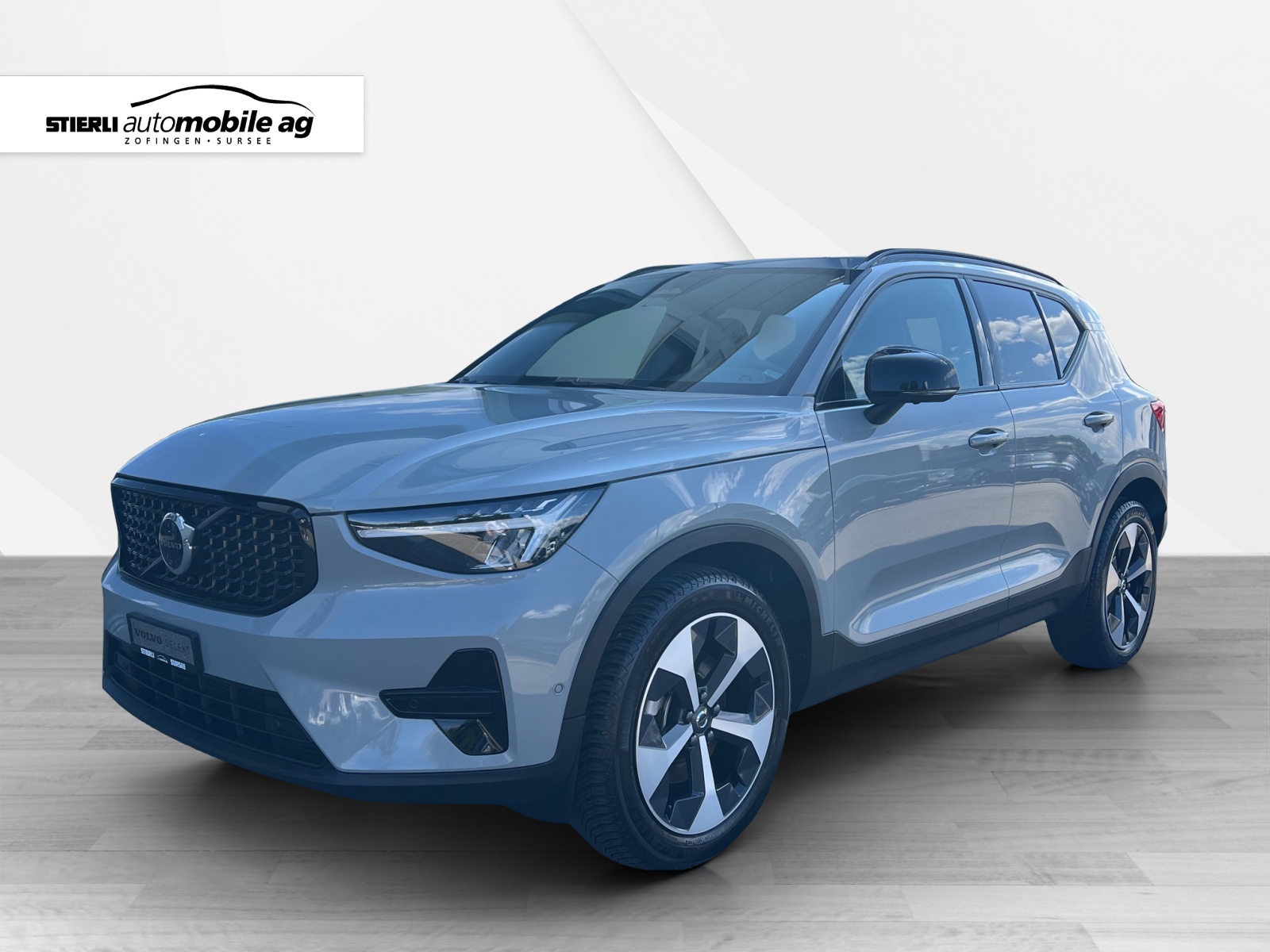 VOLVO XC40 2.0 B3 MH Plus Dark-image-0