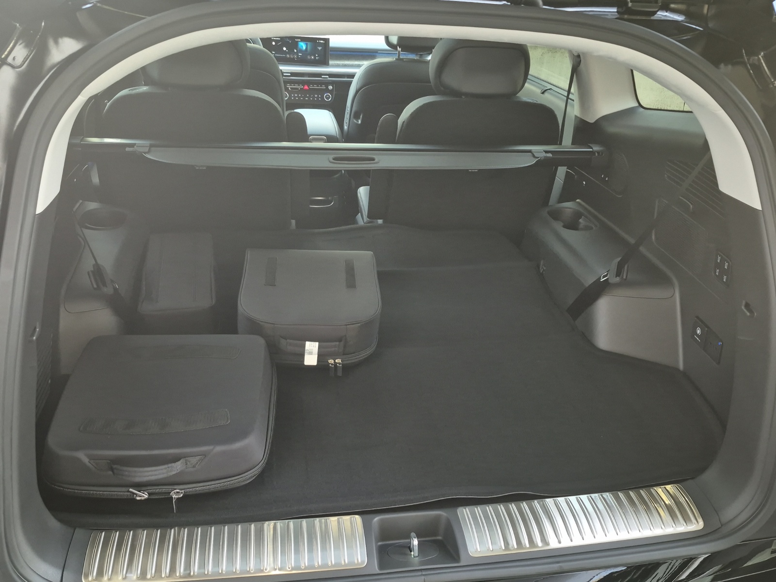 HYUNDAI Ioniq 9 Calligraphy 4WD-image-9