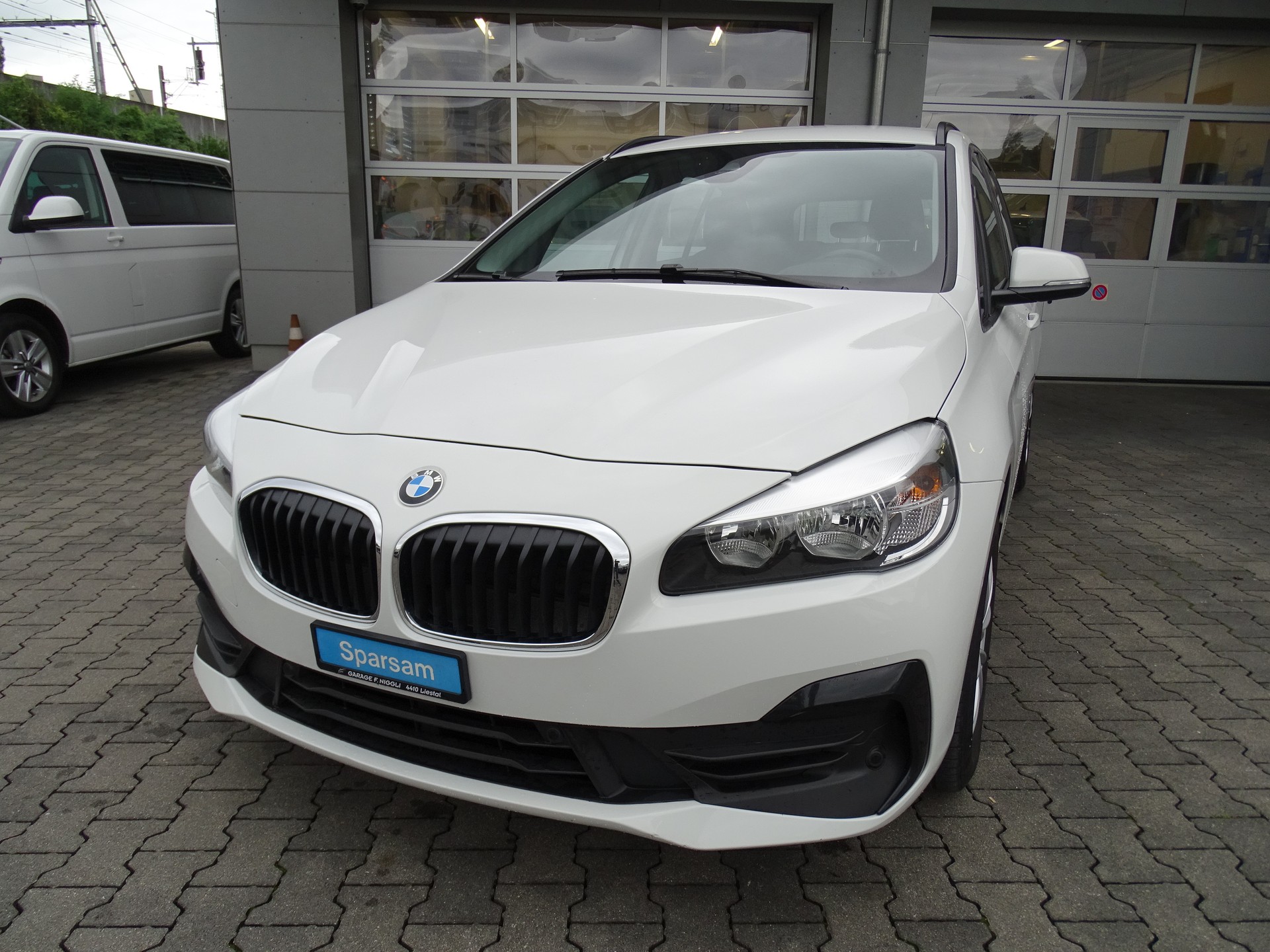 BMW 216d Gran Tourer DKG-image-18