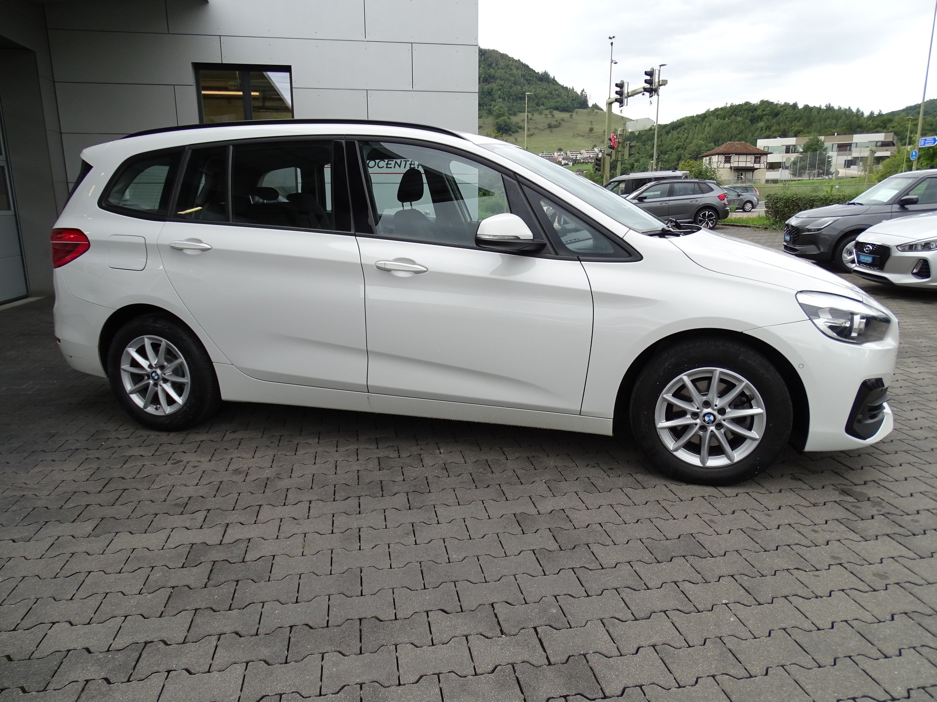 BMW 216d Gran Tourer DKG-showroom-element-3