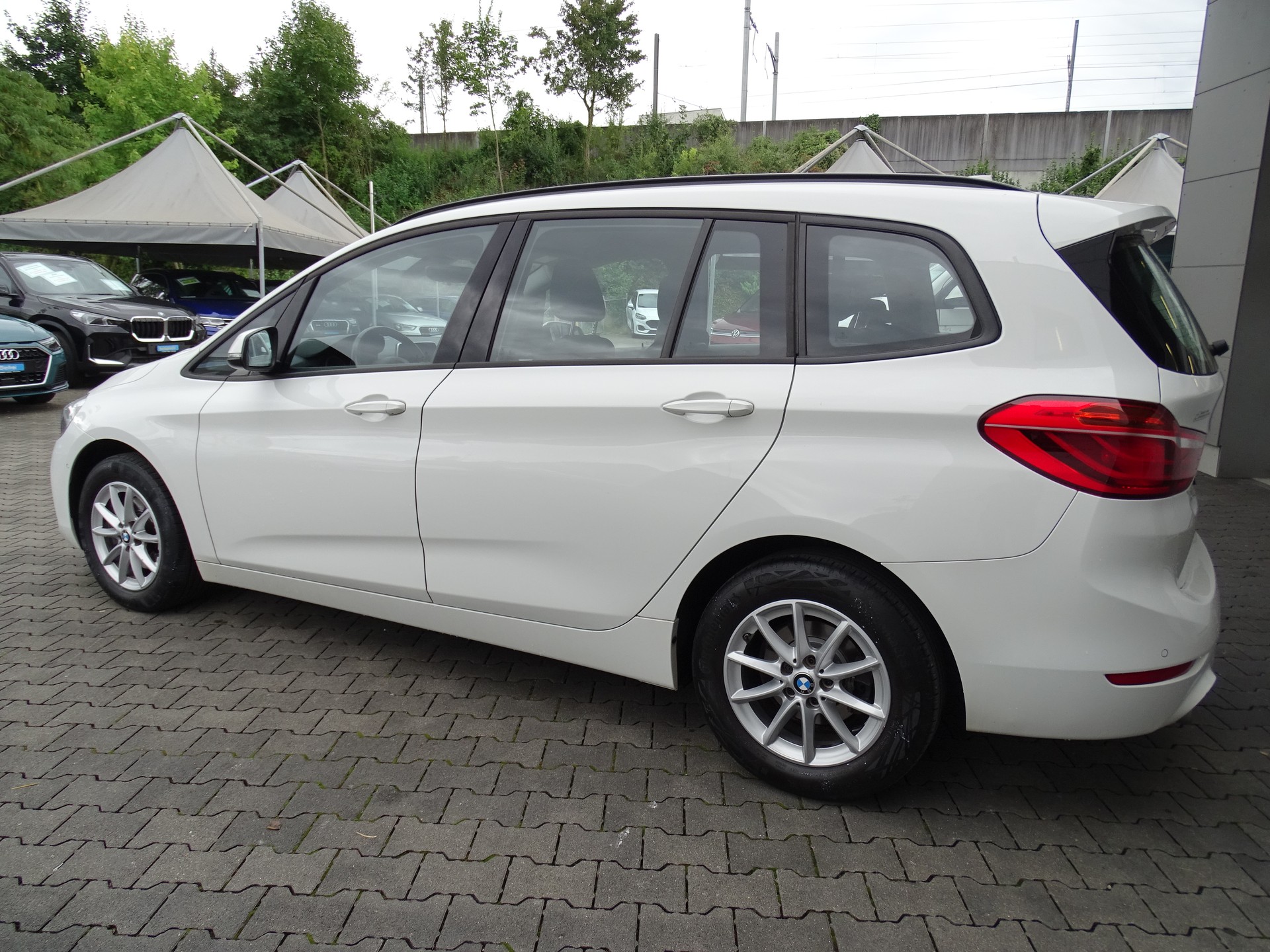 BMW 216d Gran Tourer DKG-image-12