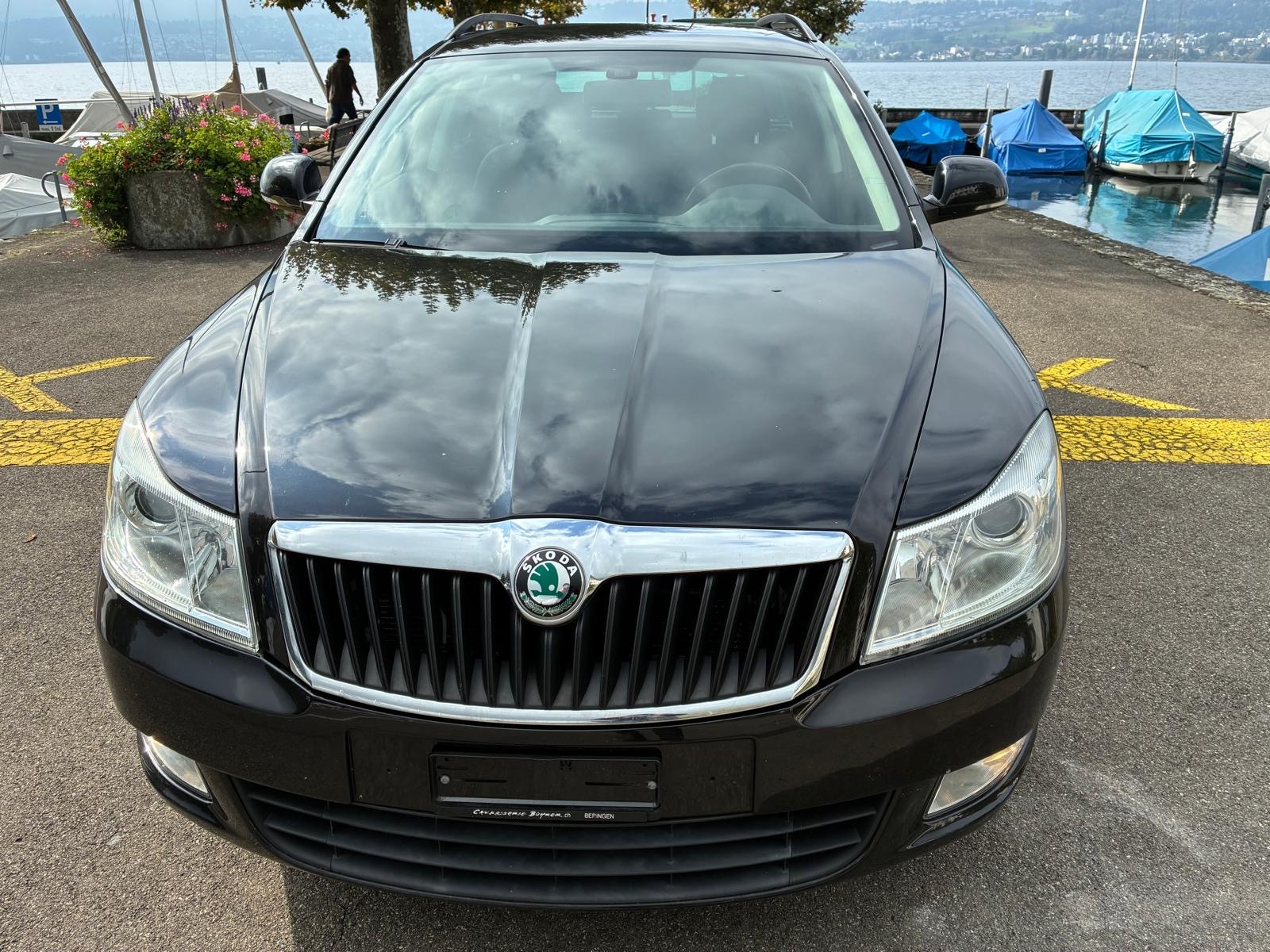 SKODA Octavia Combi 1.8 TSI Family DSG-image-3