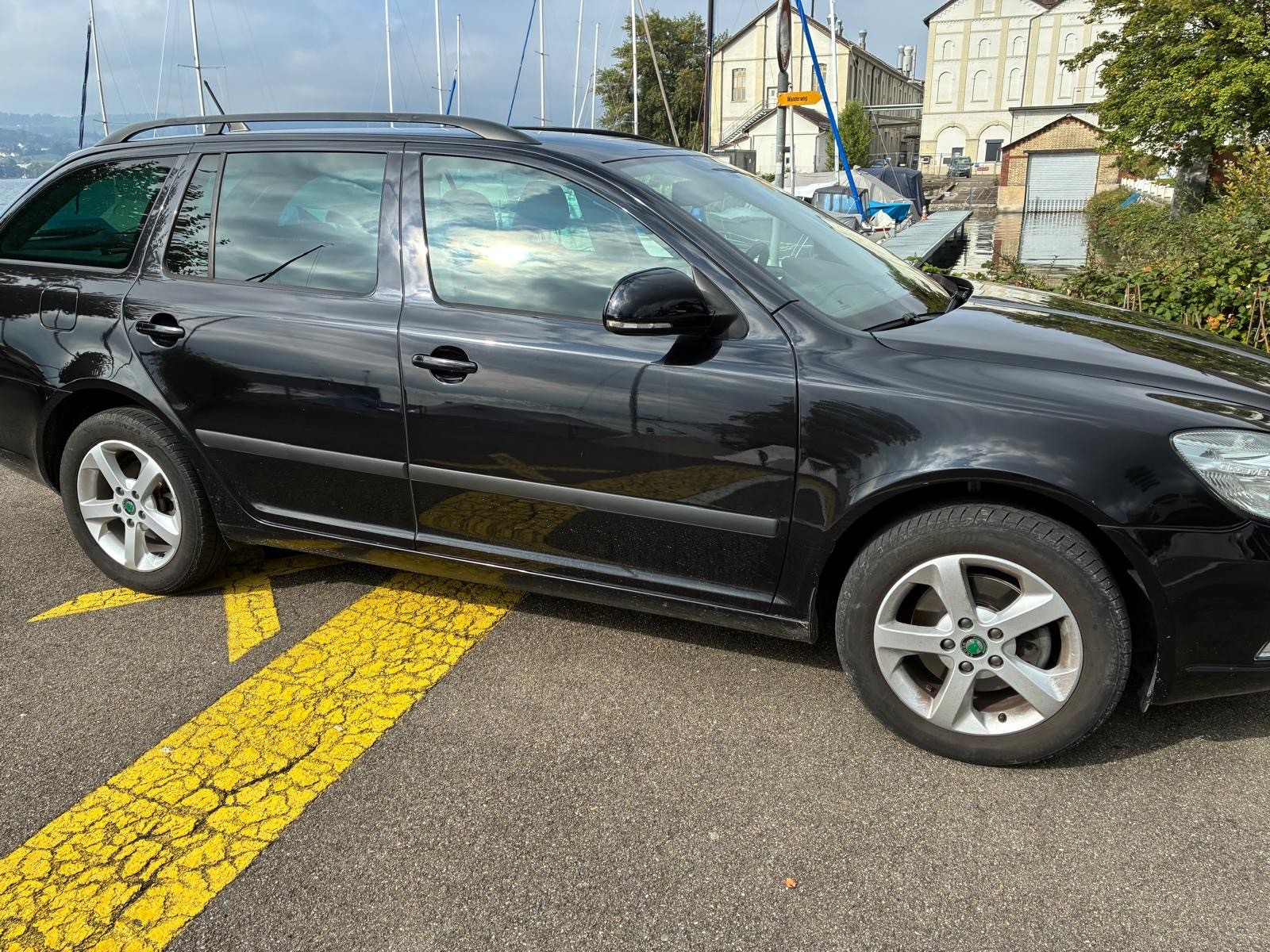 SKODA Octavia Combi 1.8 TSI Family DSG-image-6