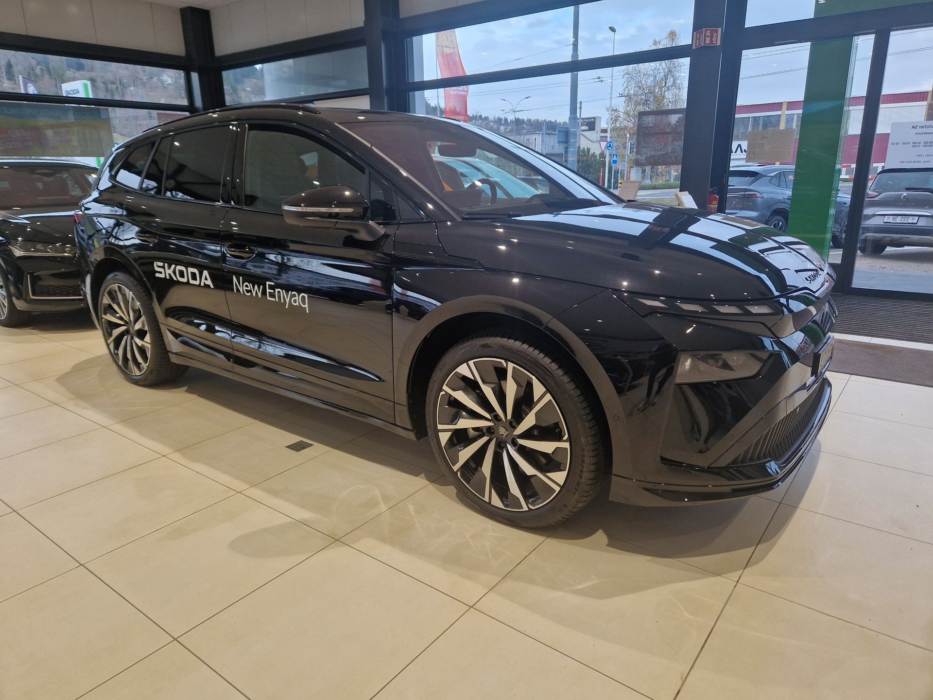 SKODA Enyaq 85x Sportline 4x4-image-1