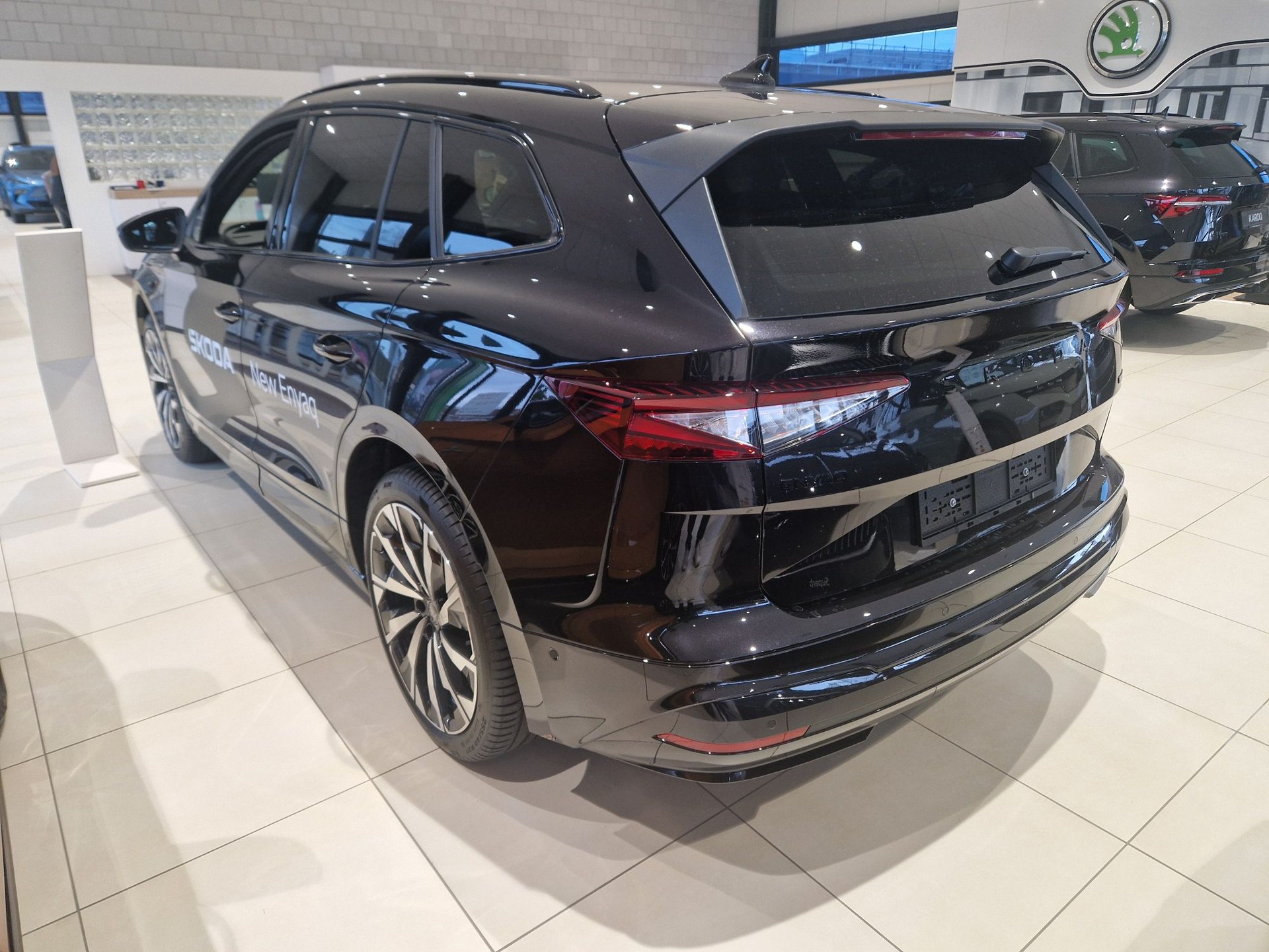 SKODA Enyaq 85x Sportline 4x4-image-2