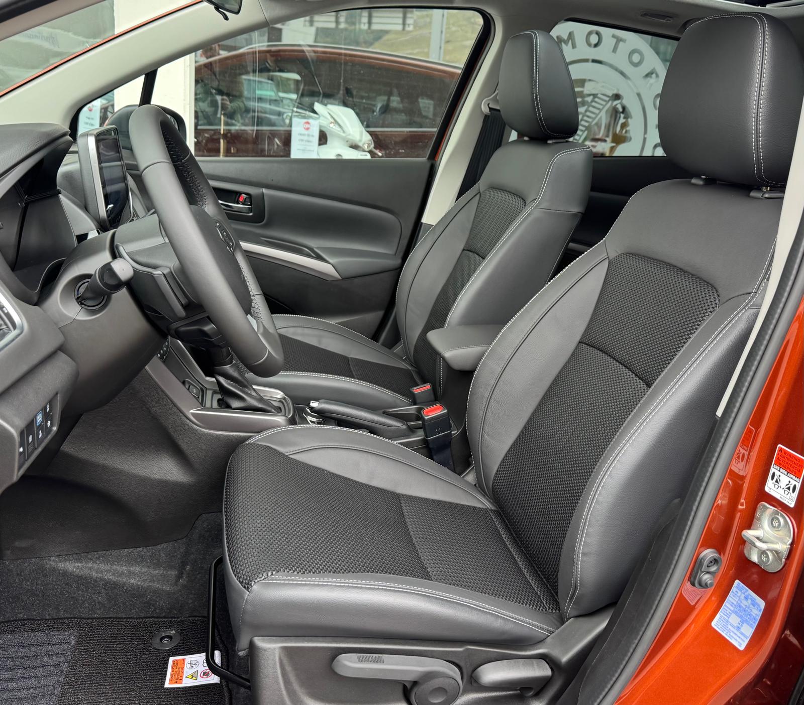 SUZUKI S-Cross 1.5 Compact Top Hybrid 4x4-image-7