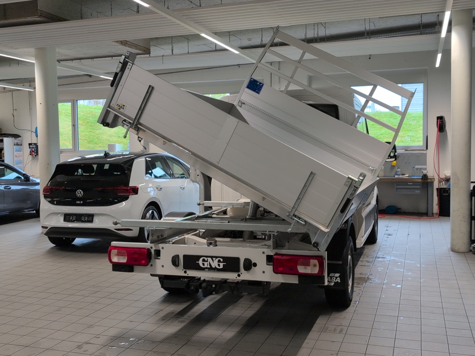 VW Crafter 35 2.0 BiTDI Champion L3 4M Kipp./Prits./Koff+Heb. A-image-14