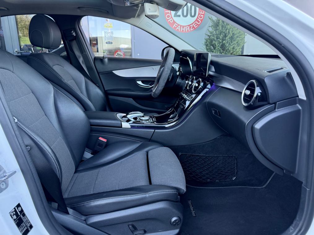 MERCEDES-BENZ C 220 d AMG Line 4Matic 9G-Tronic-image-7