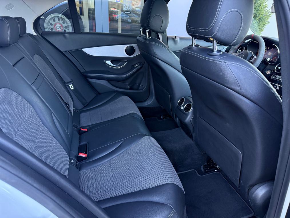 MERCEDES-BENZ C 220 d AMG Line 4Matic 9G-Tronic-image-8
