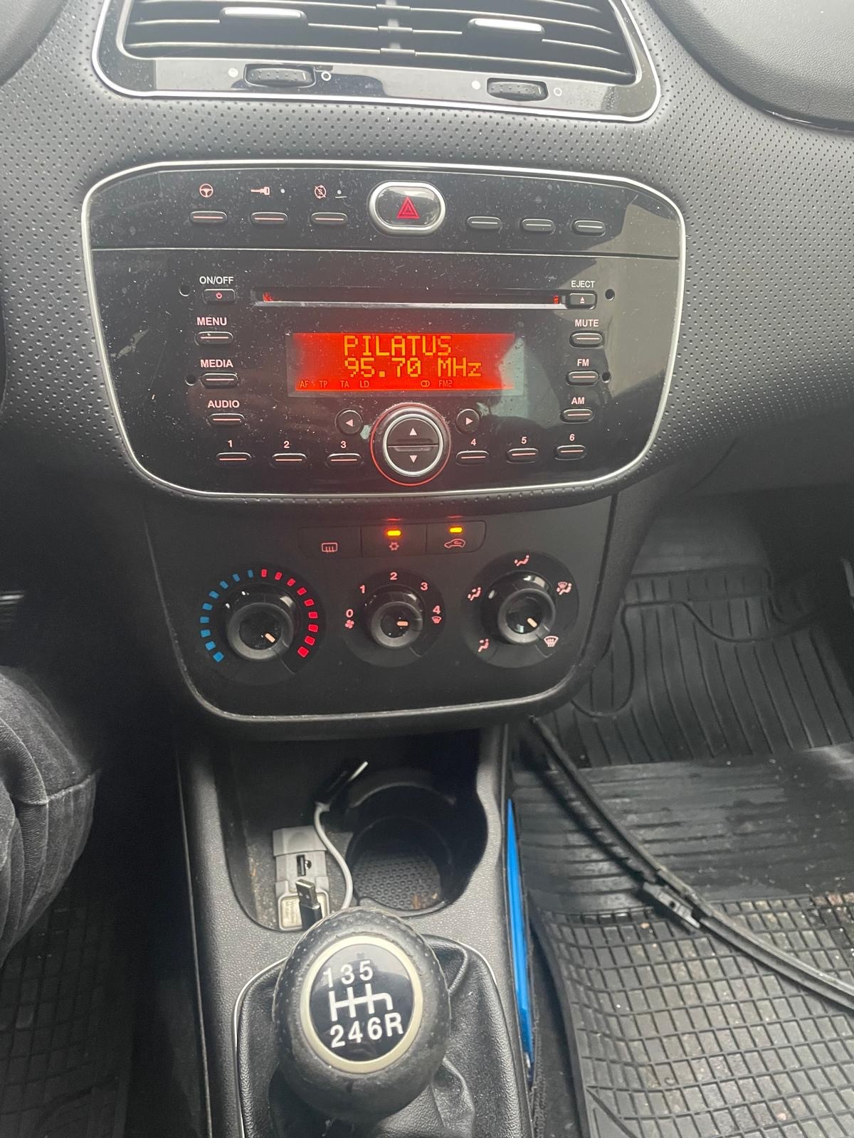 FIAT Punto Evo 1.4 16V Sporting-image-8