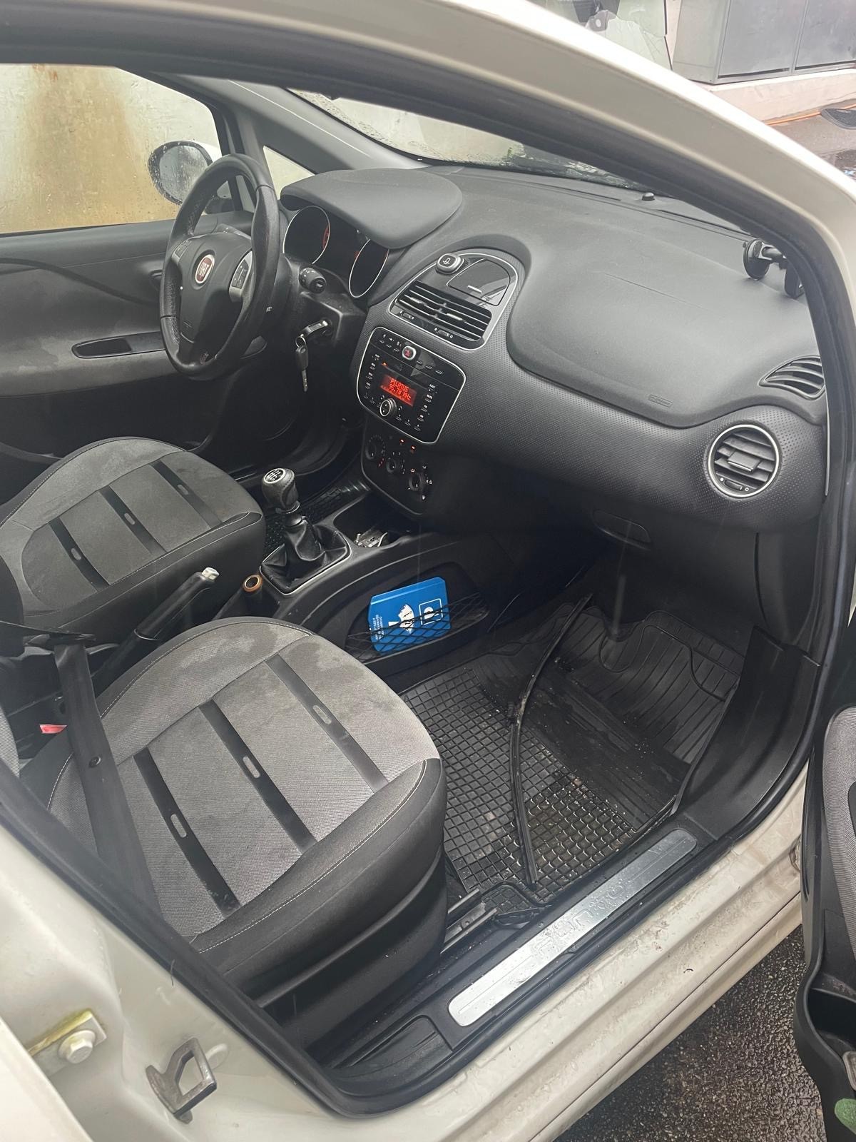 FIAT Punto Evo 1.4 16V Sporting-image-2