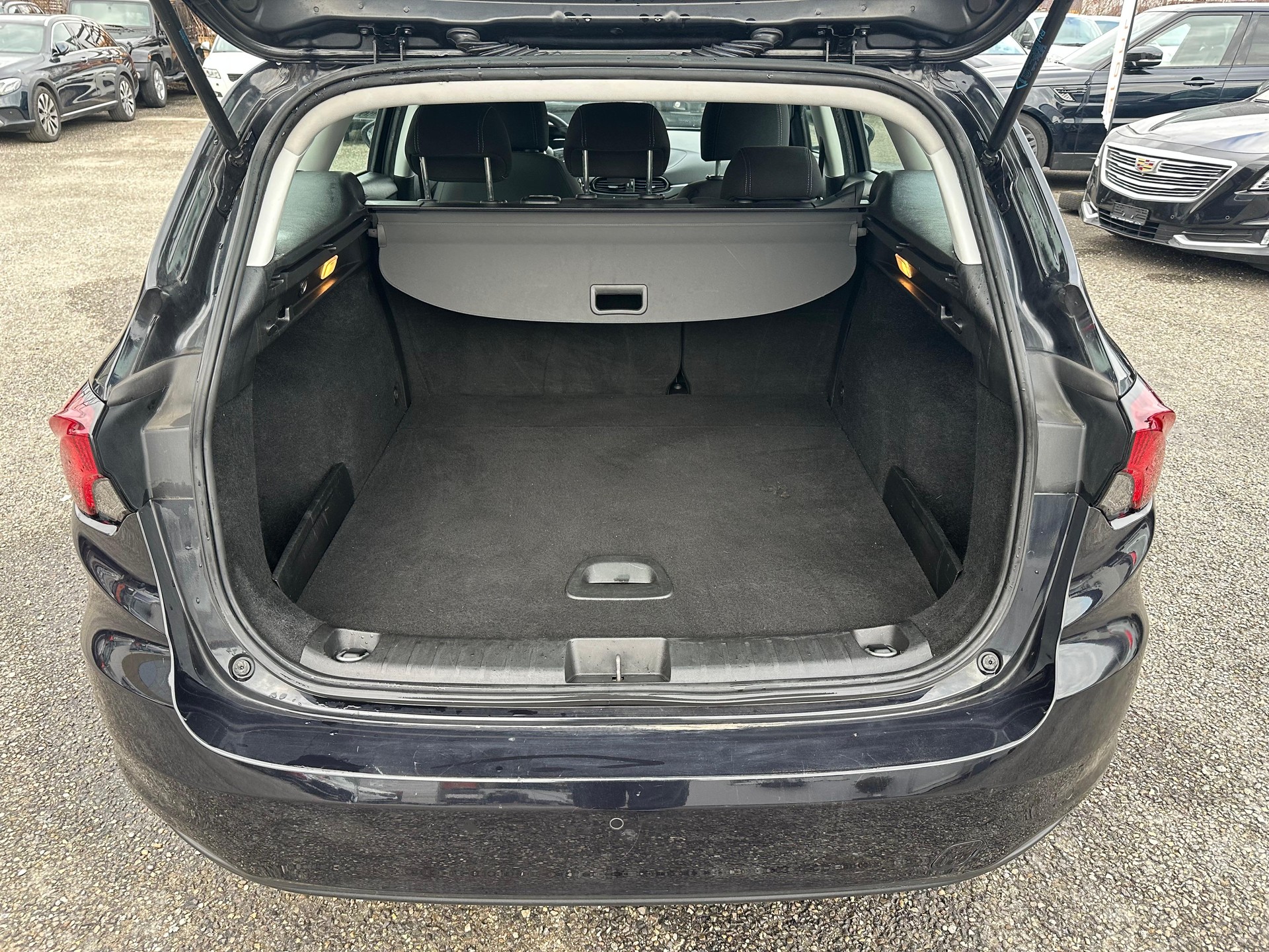 FIAT Tipo 1.6MJ Station Wagon Lounge DCT-image-12