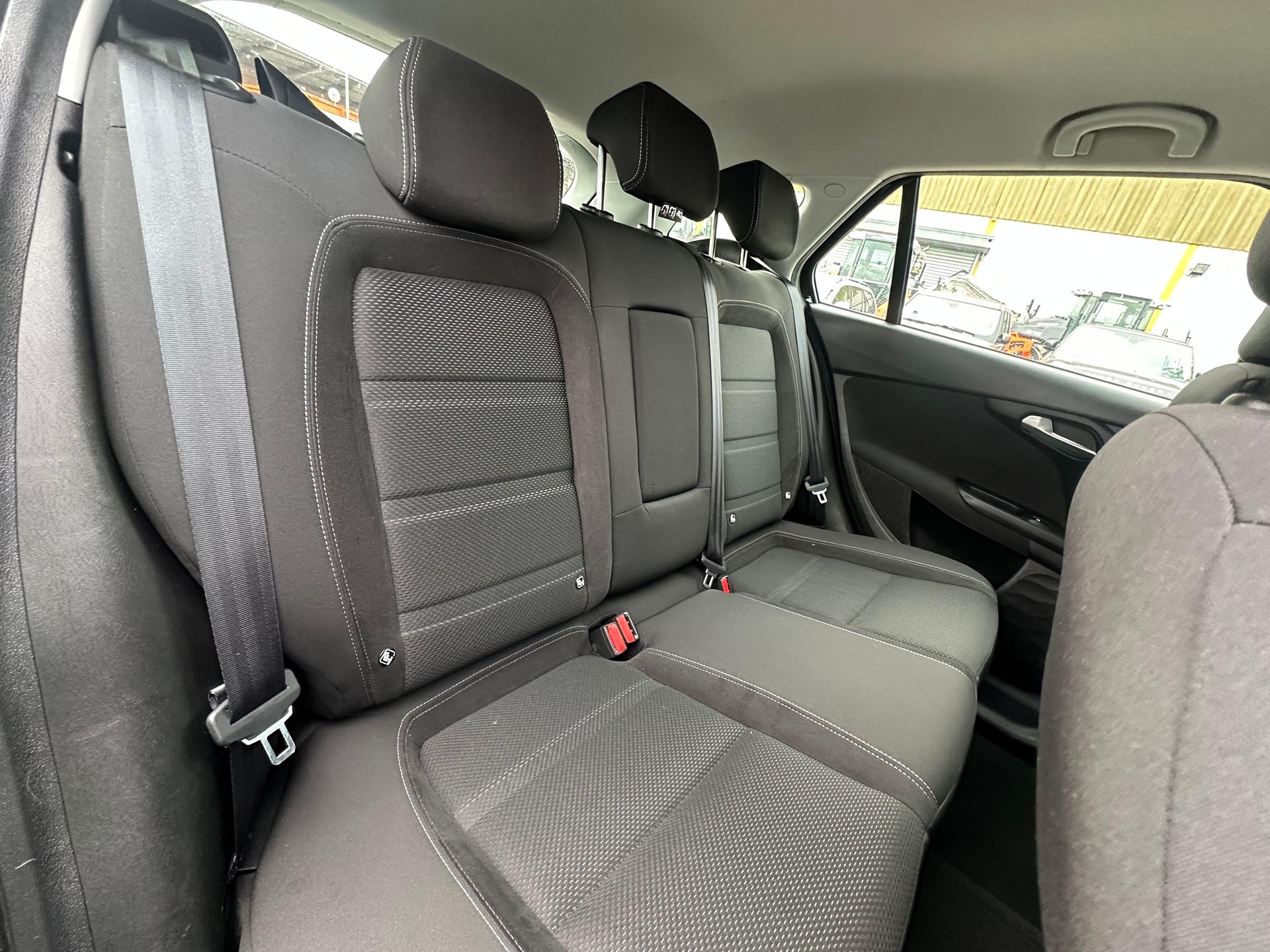 FIAT Tipo 1.6MJ Station Wagon Lounge DCT-image-9