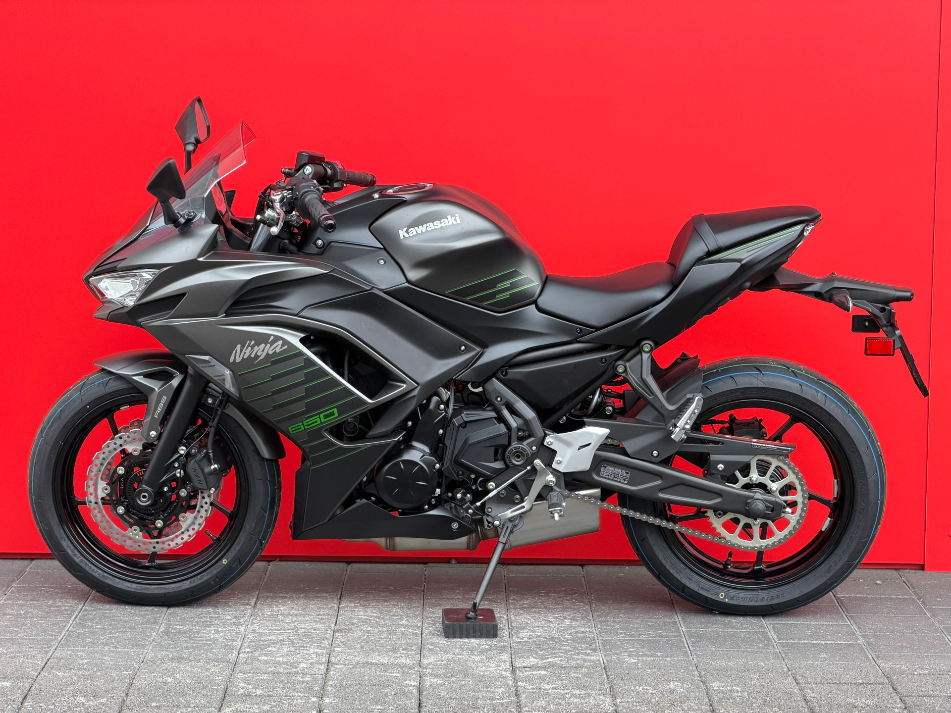 KAWASAKI Ninja 650 (35kW)-showroom-element-2