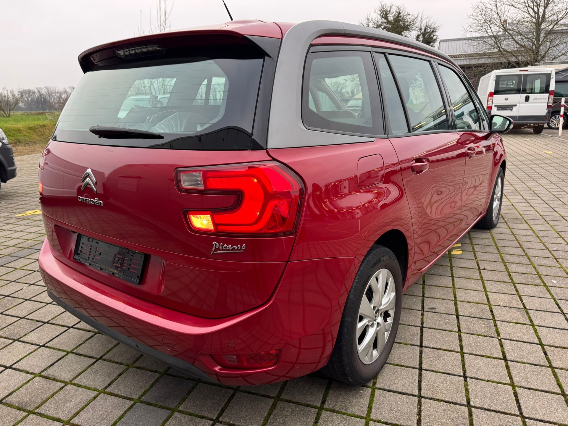 CITROEN Grand C4 Picasso 1.6 e-HDi Attraction EGS6-image-7