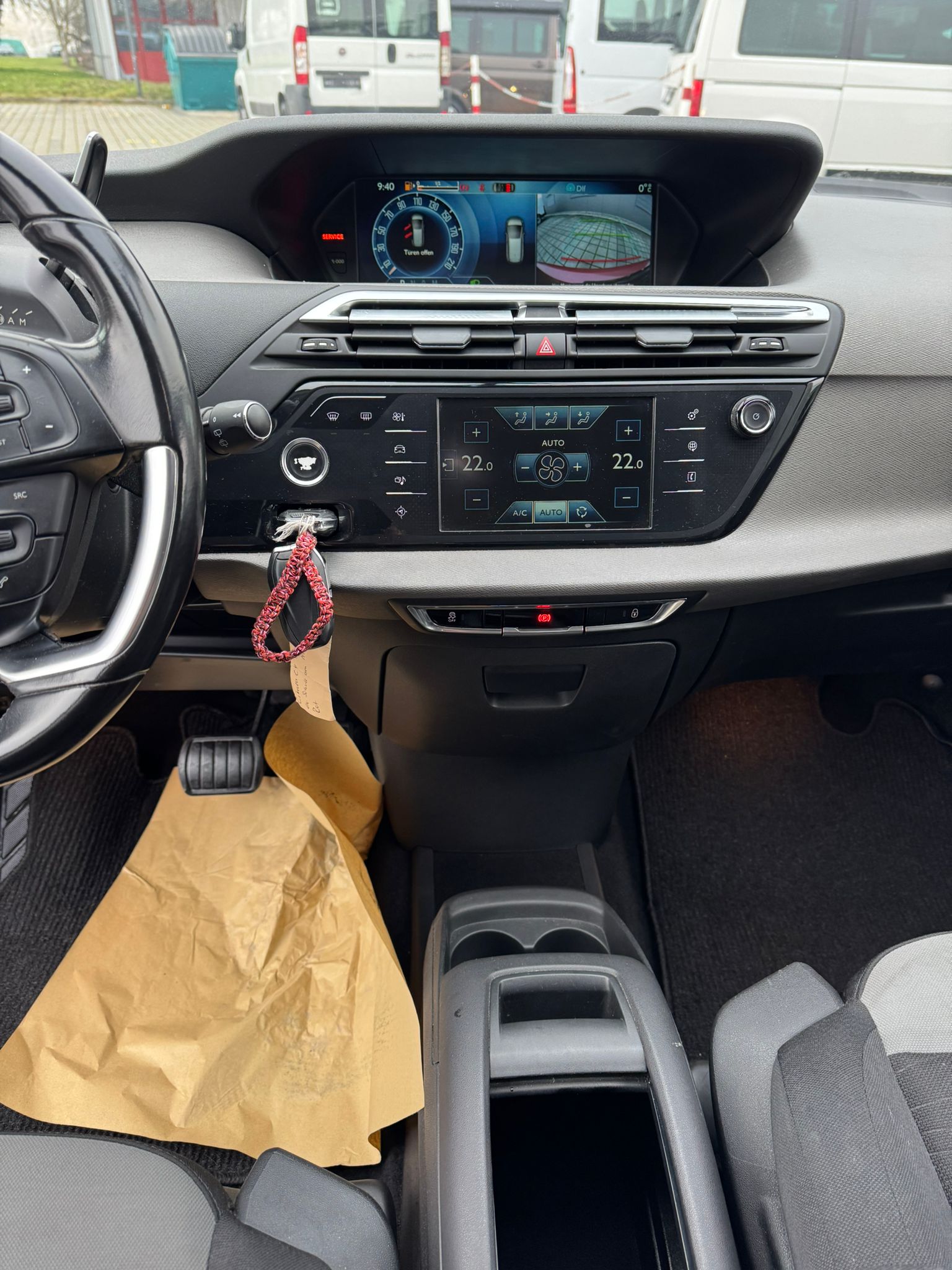 CITROEN Grand C4 Picasso 1.6 e-HDi Attraction EGS6-image-15