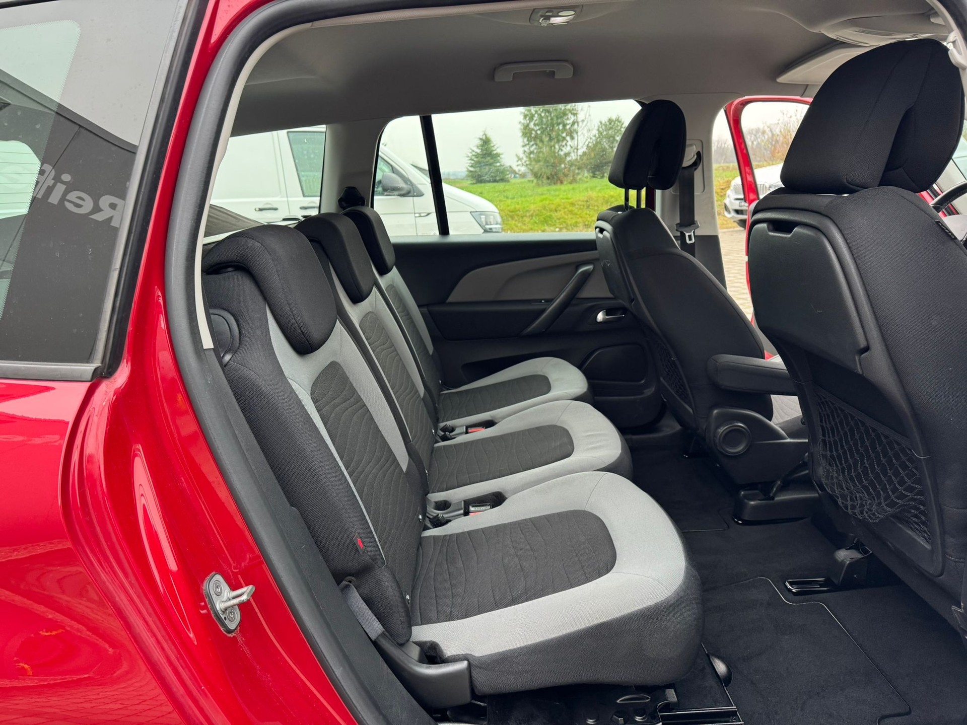 CITROEN Grand C4 Picasso 1.6 e-HDi Attraction EGS6-image-12