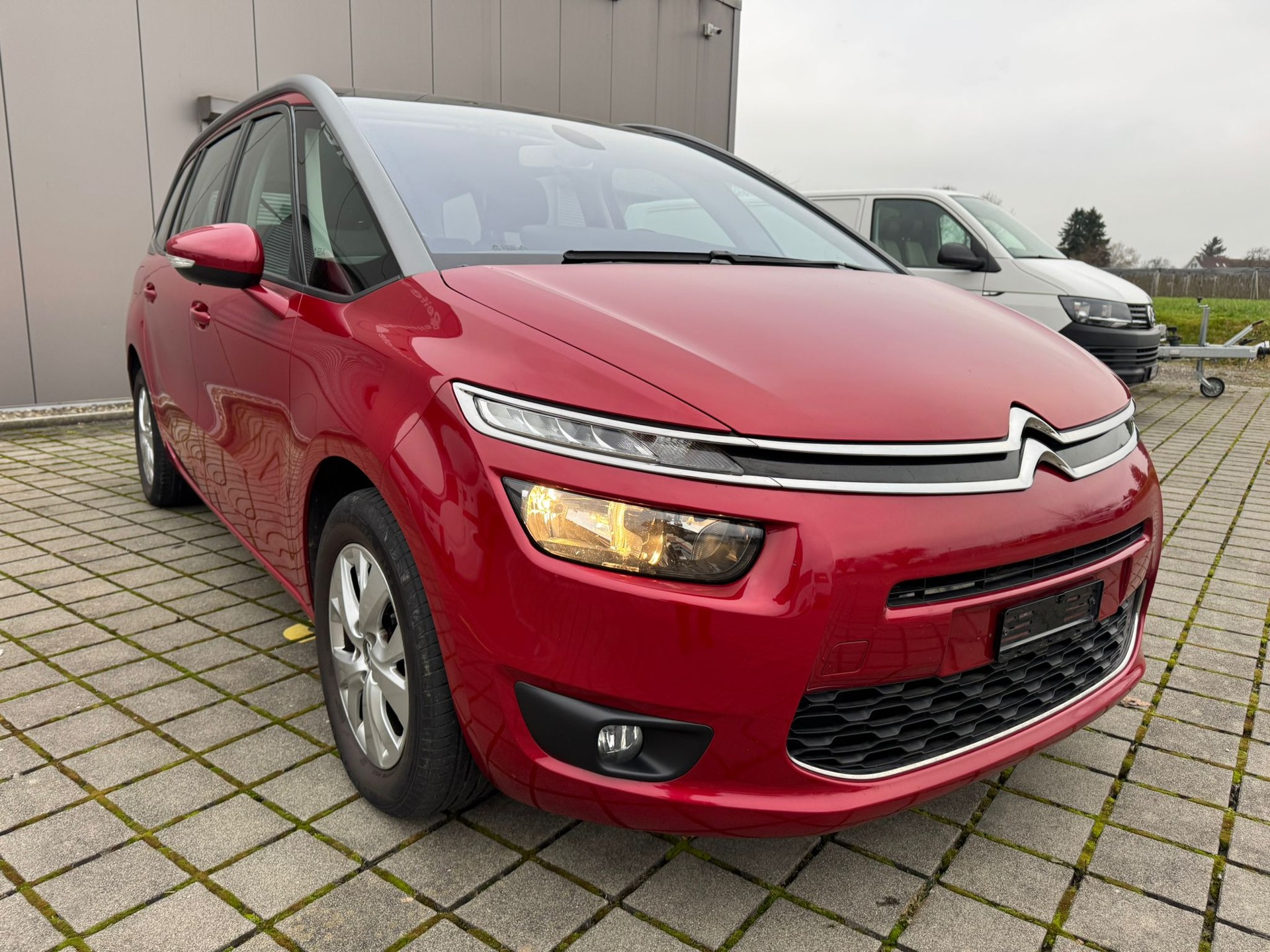 CITROEN Grand C4 Picasso 1.6 e-HDi Attraction EGS6-image-1