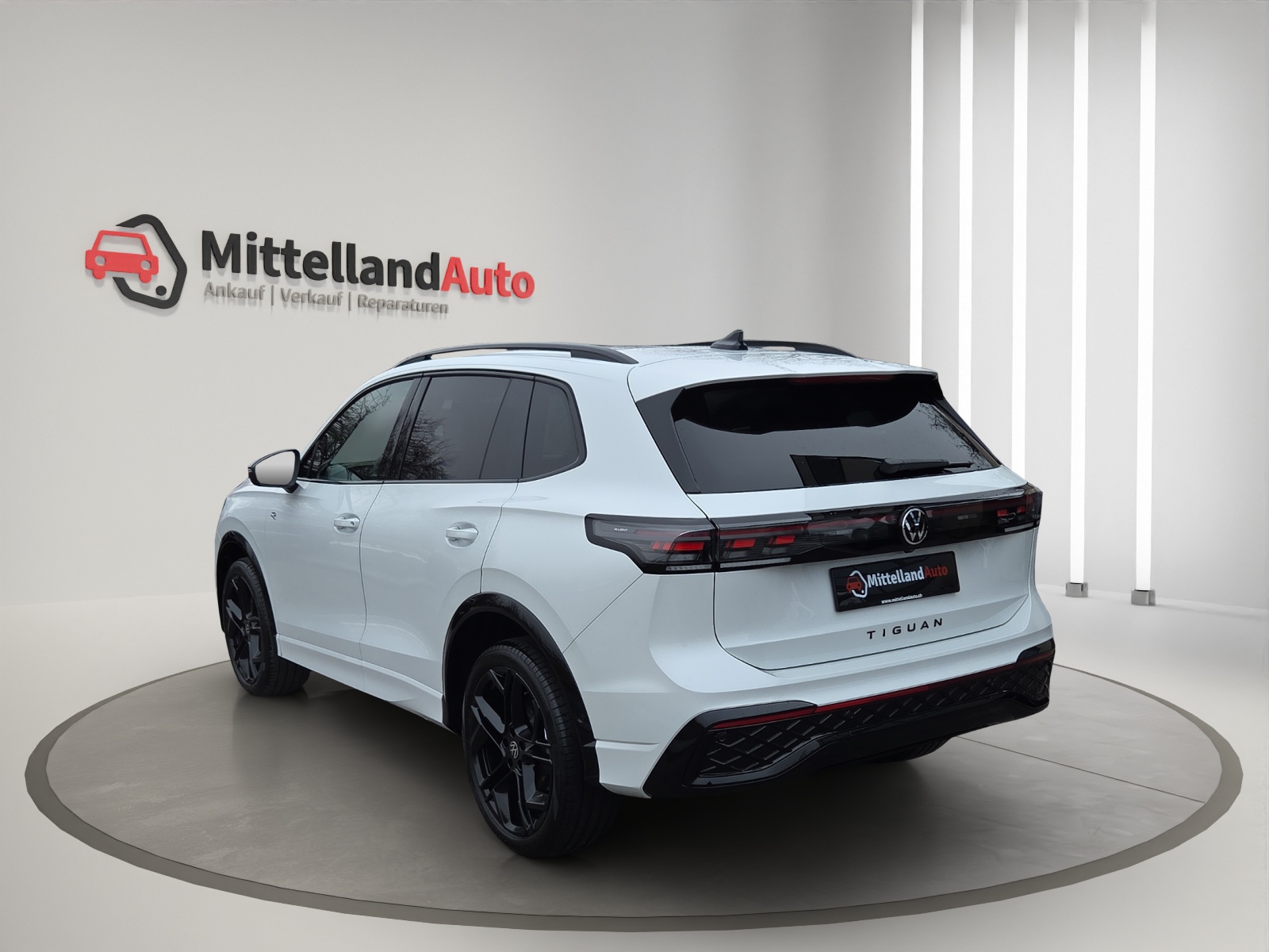 VW Tiguan 2.0 TDI SCR R-Line 4Motion DSG-image-14