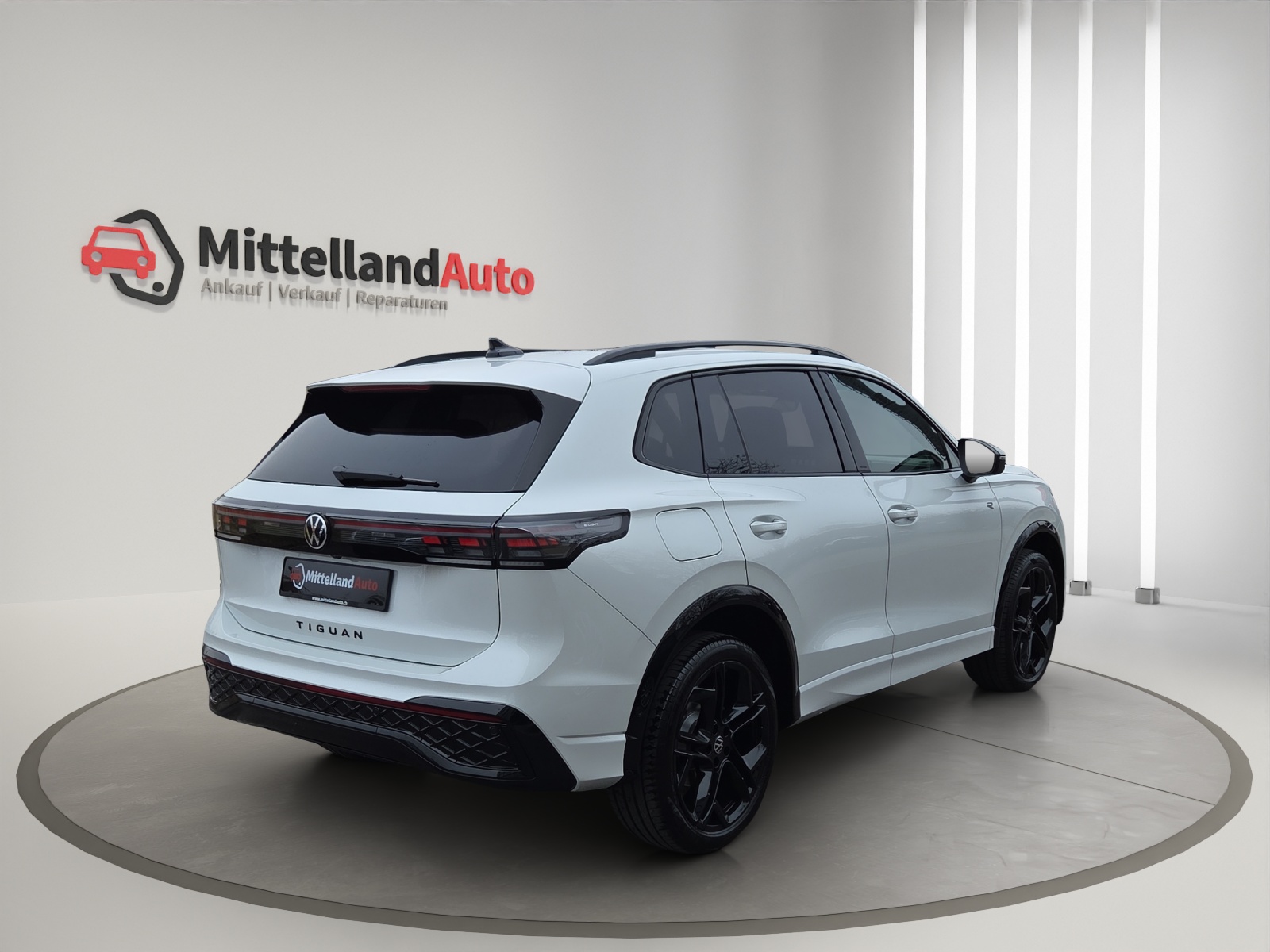 VW Tiguan 2.0 TDI SCR R-Line 4Motion DSG-image-12