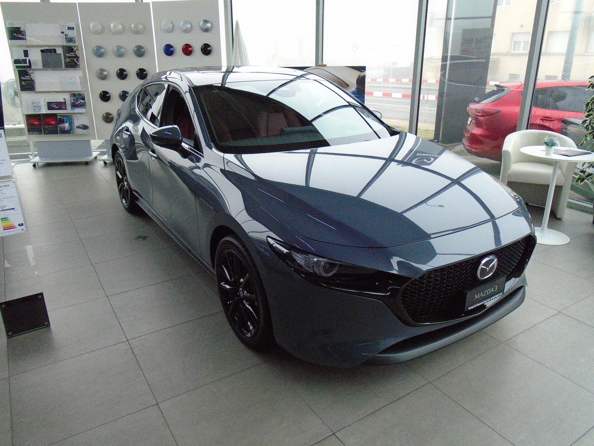 MAZDA 3 Hatchback SKYACTIV-X M Hybrid 186 AWD Takumi Automat-image-1