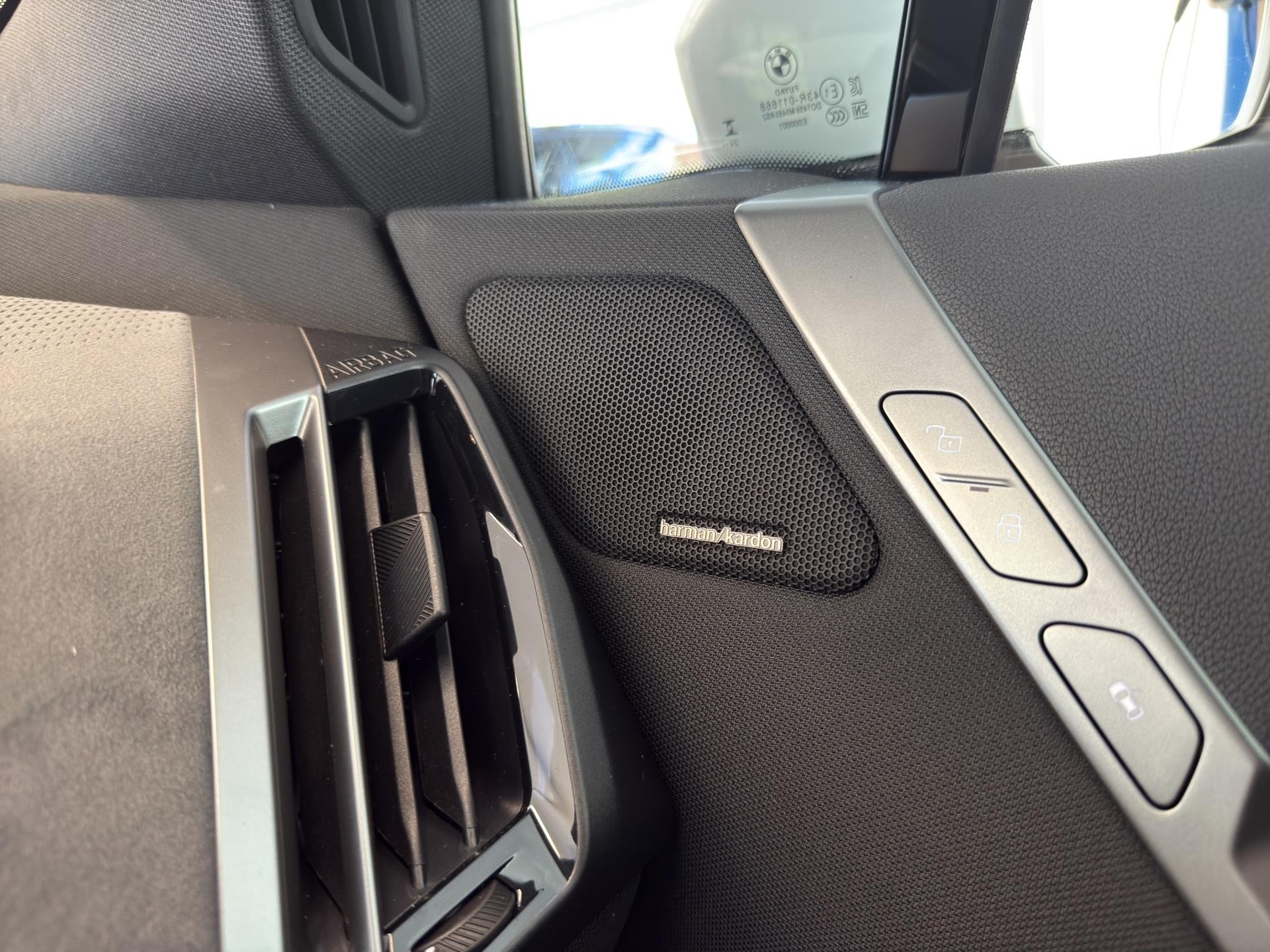 BMW iX xDrive45-image-7