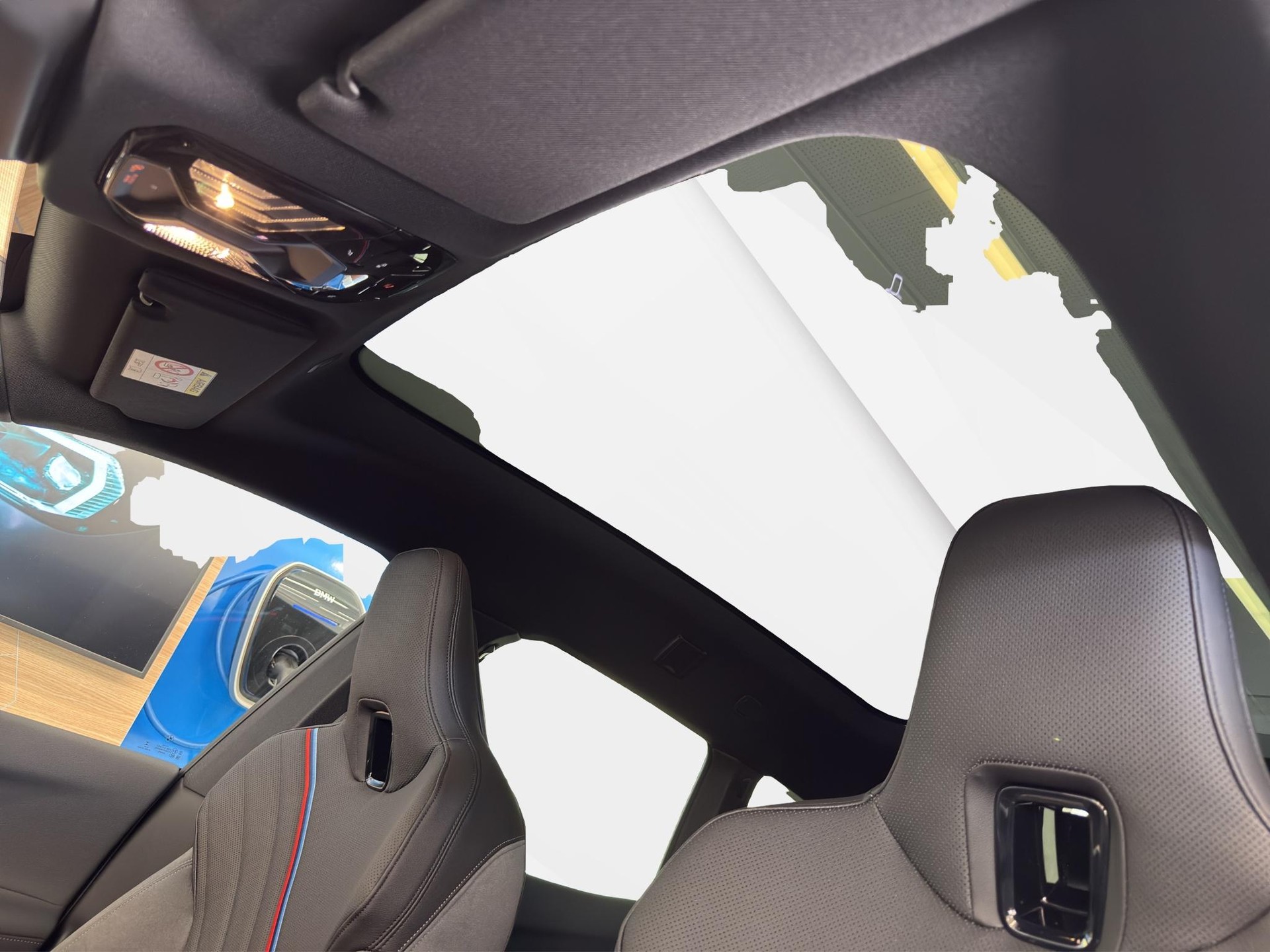 BMW iX xDrive45-image-8