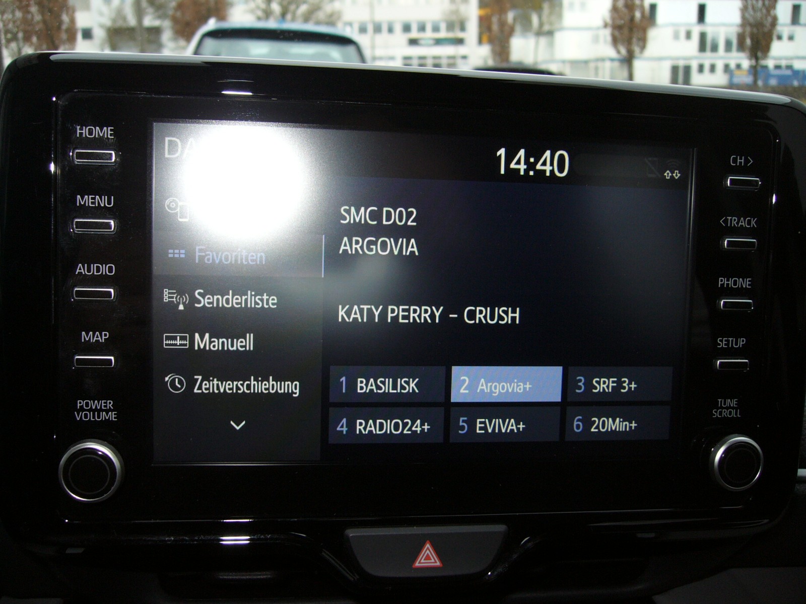 TOYOTA Yaris Cross 1.5 Comfort e-CVT AWDi Voll-Hybrid 4x4-image-13