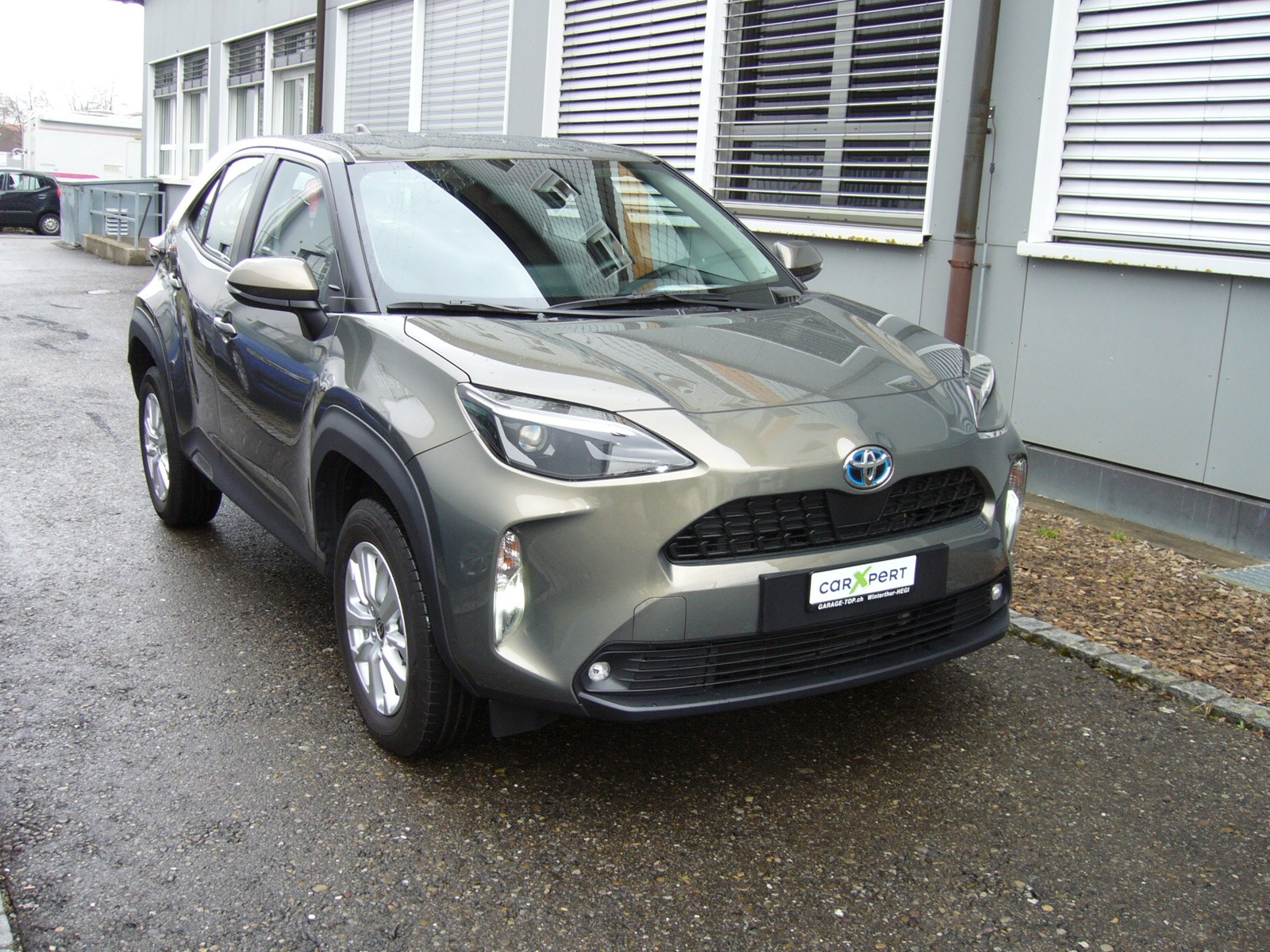 TOYOTA Yaris Cross 1.5 Comfort e-CVT AWDi Voll-Hybrid 4x4