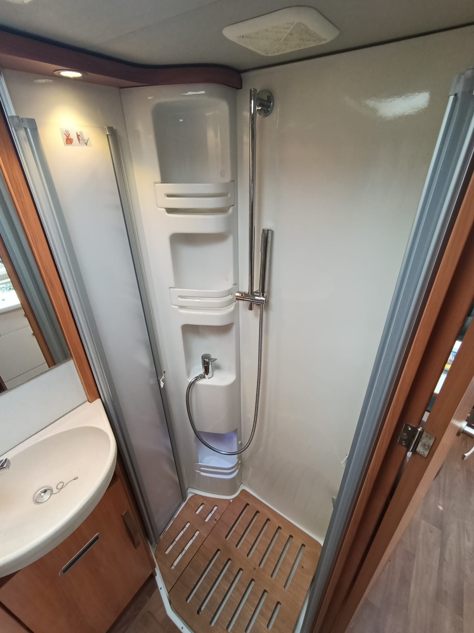 HYMER ML-T 580***Das Beste oder nichts*** Gipfeltreffen zwei Premium Marken****Automat*MaxFan Delux Ventilator*2x 210Ah Lithium*-image-22