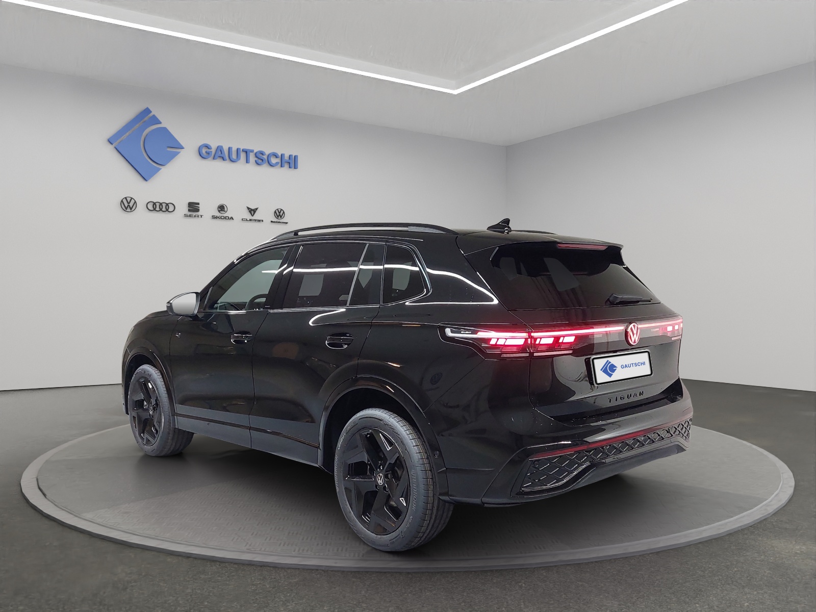 VW Tiguan 2.0 TDI SCR R-Line 4Motion DSG-image-2