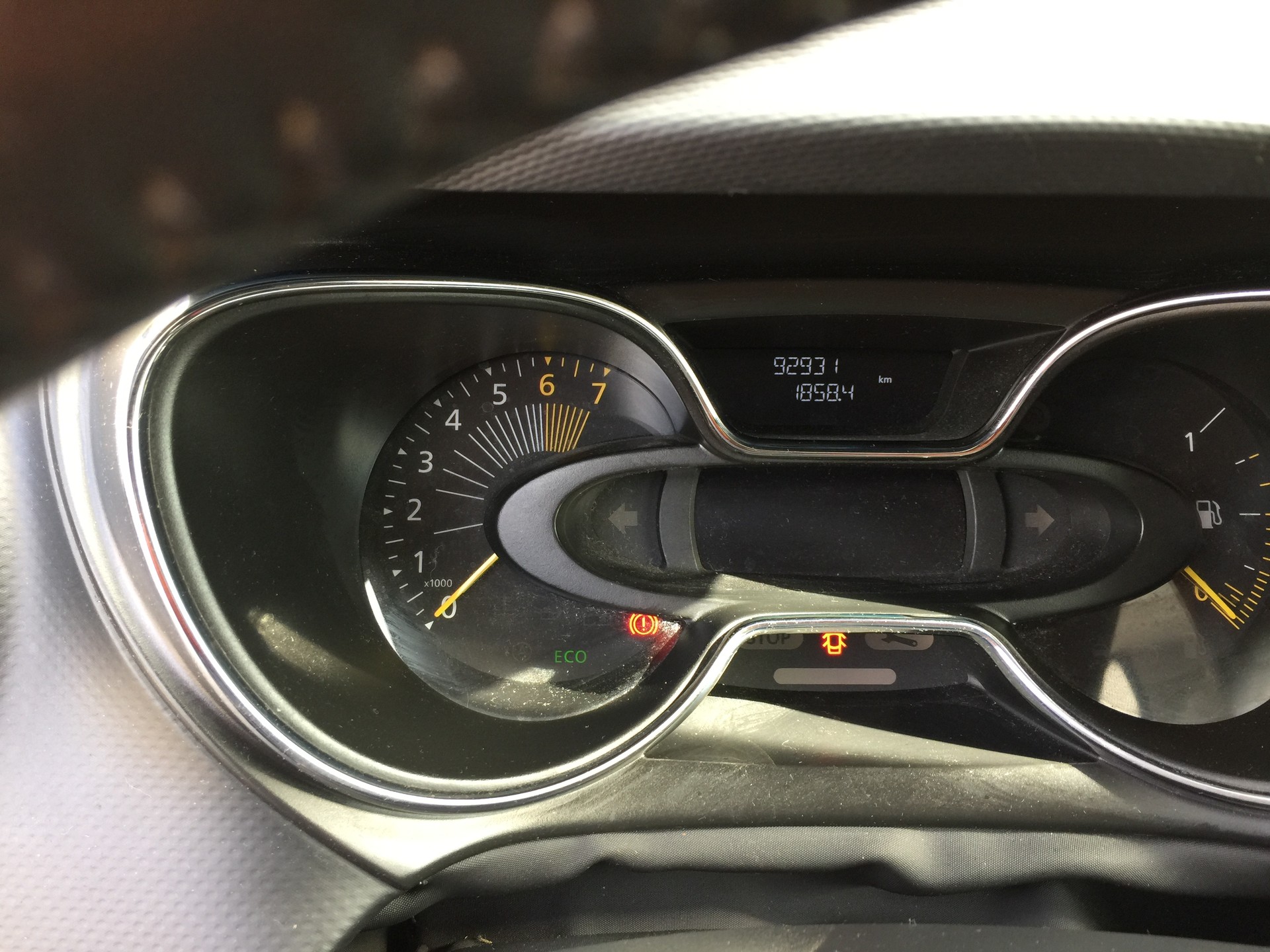 RENAULT Captur 1.2 T 16V Dynamique EDC-image-12