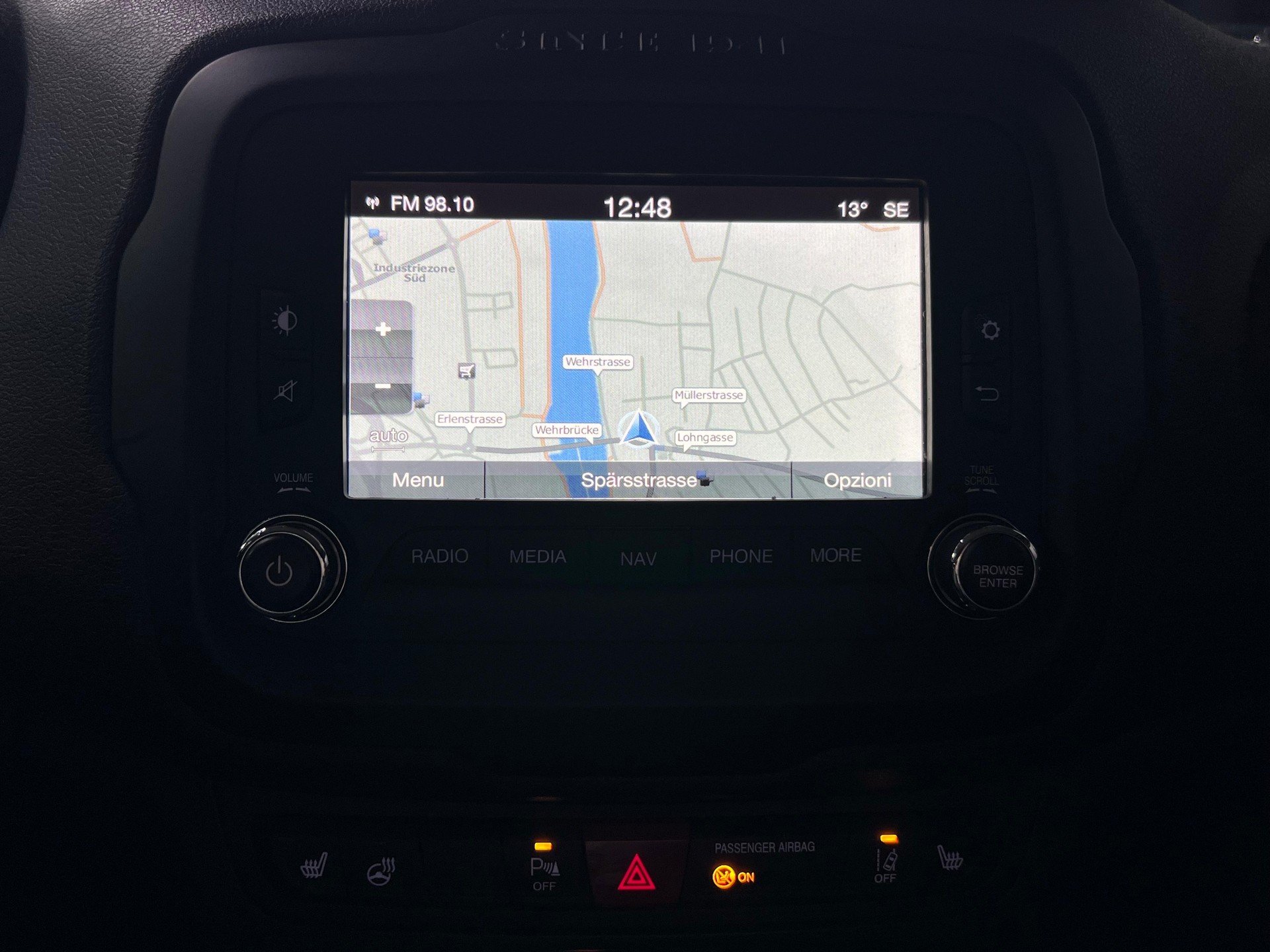 JEEP Renegade 1.4 Turbo Limited AWD-image-12