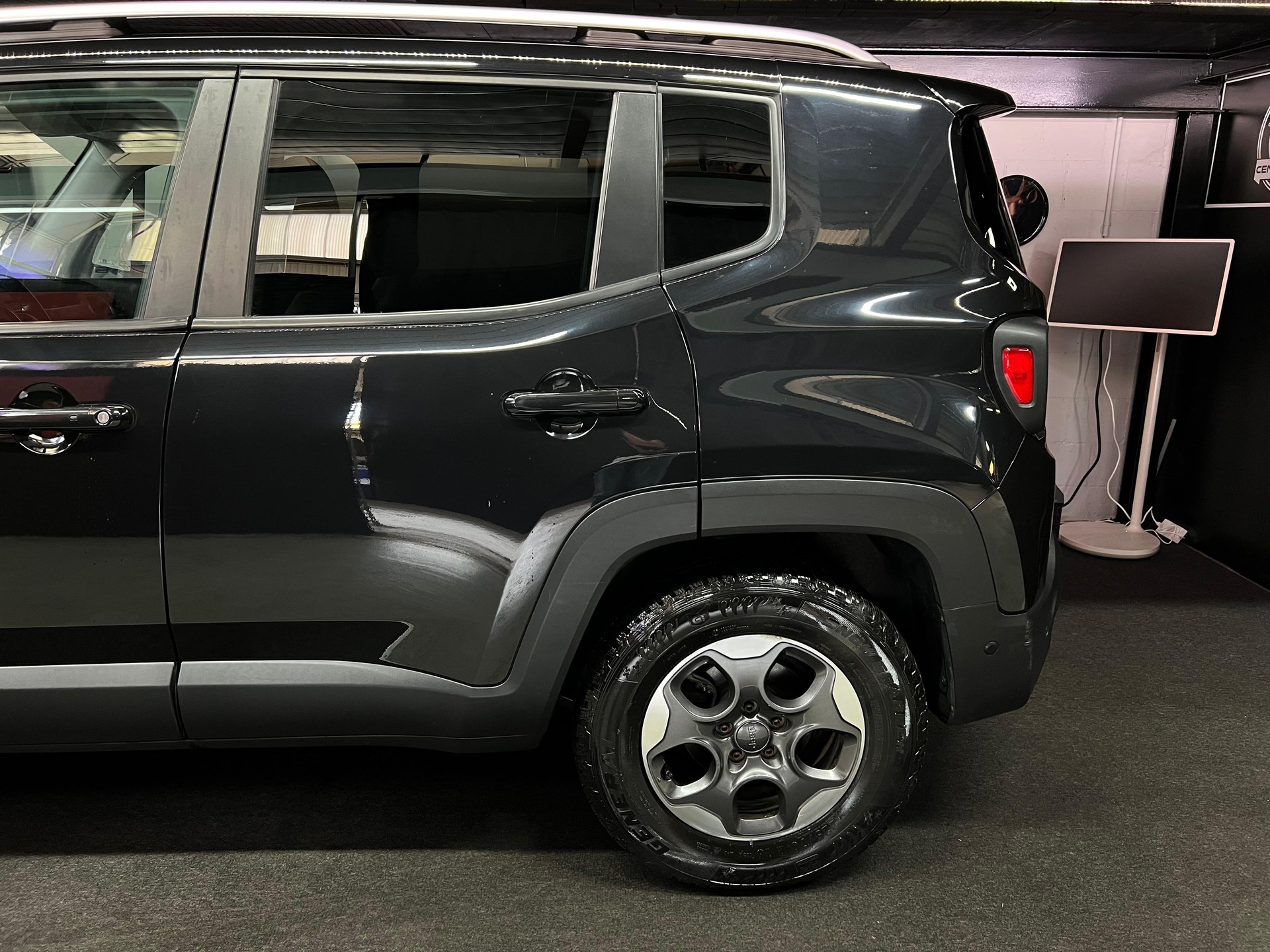 JEEP Renegade 1.4 Turbo Limited AWD-image-5