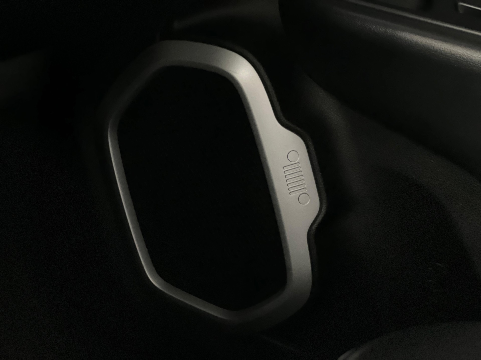 JEEP Renegade 1.4 Turbo Limited AWD-image-17