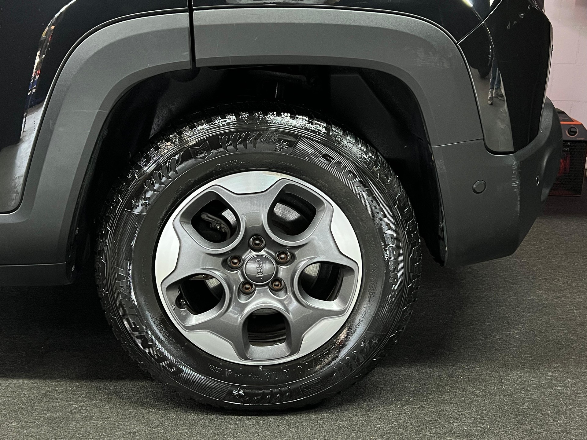 JEEP Renegade 1.4 Turbo Limited AWD-image-6