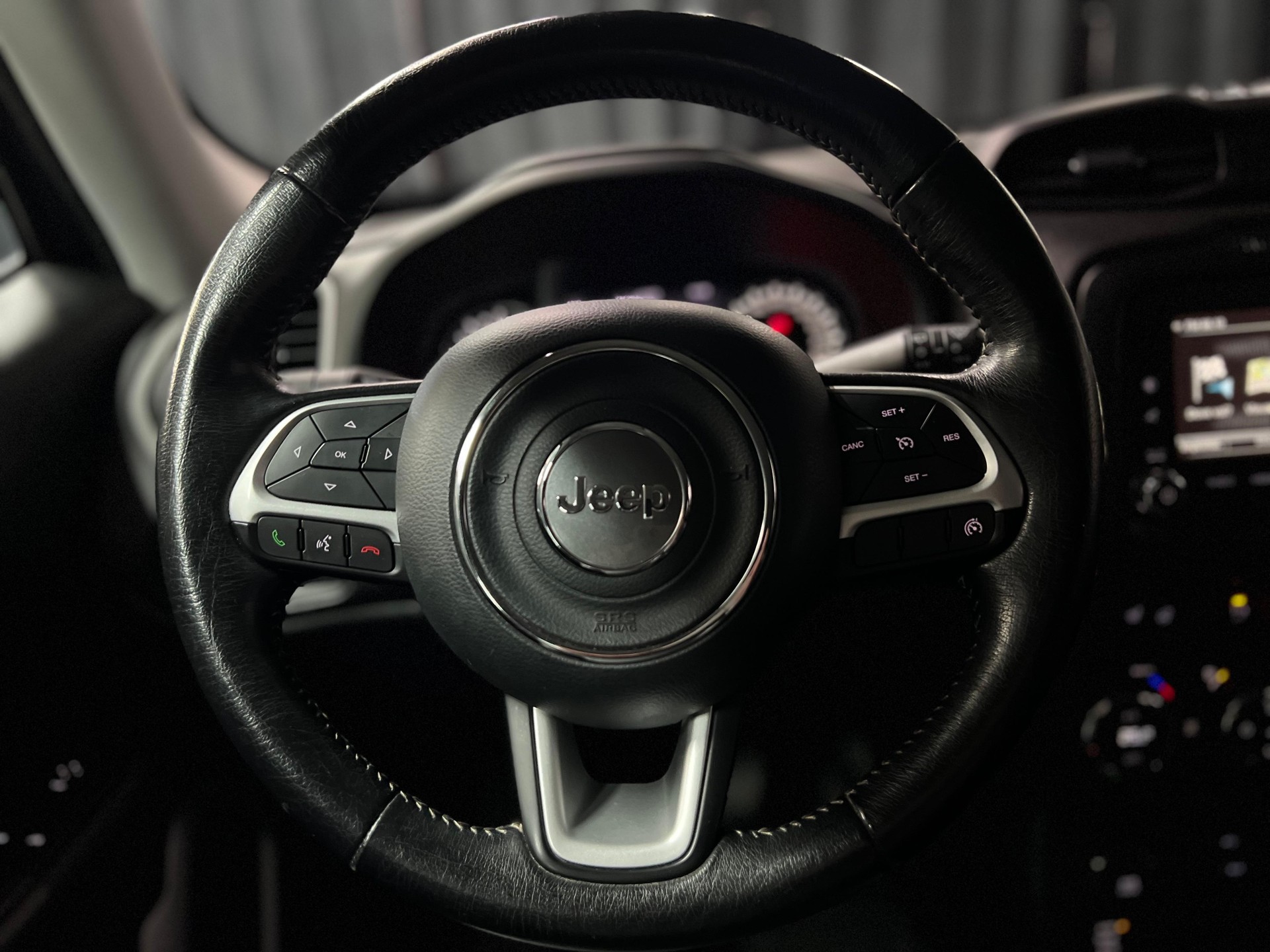 JEEP Renegade 1.4 Turbo Limited AWD-image-9