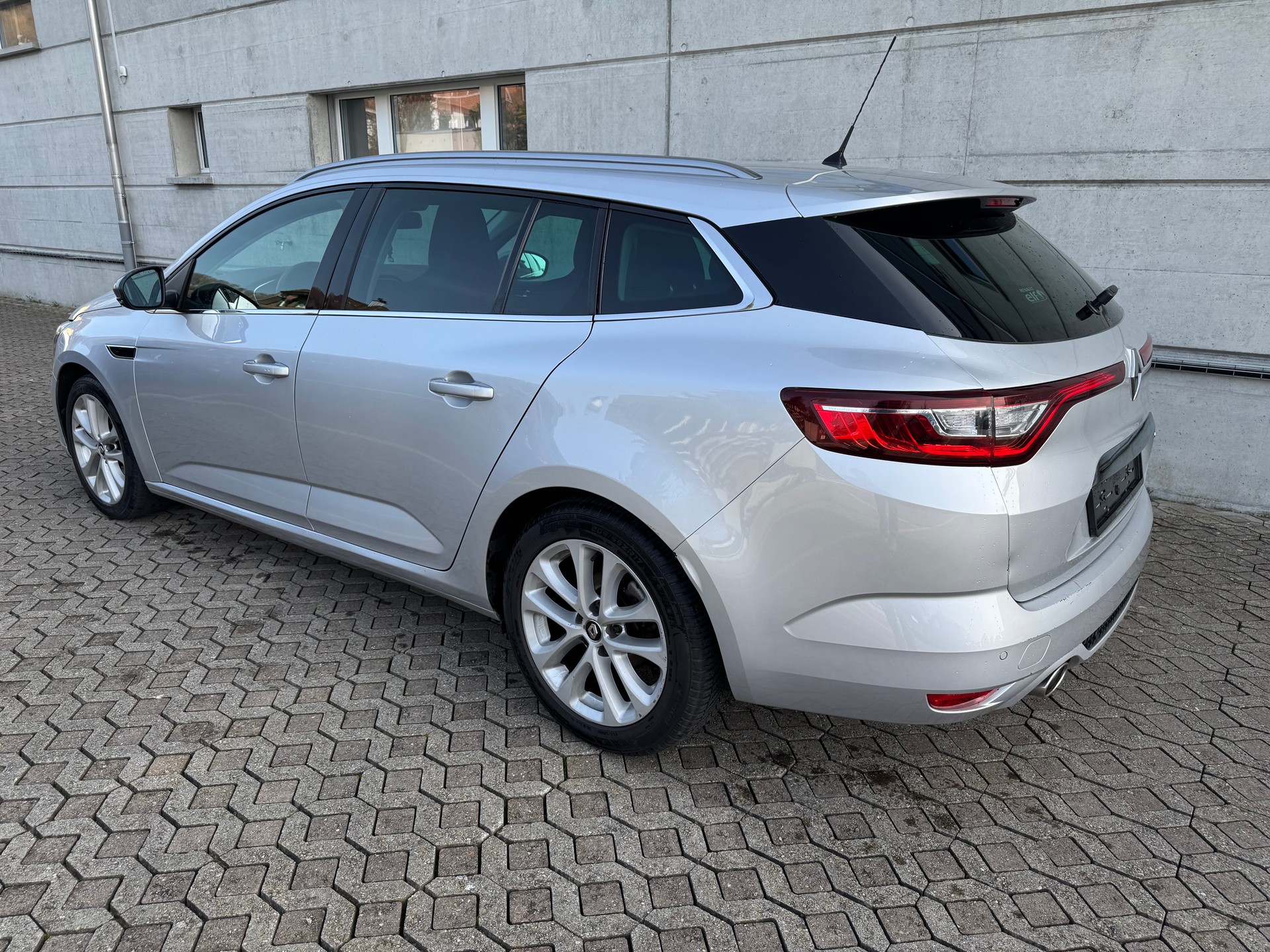 RENAULT MEGANE GT - Line-image-4