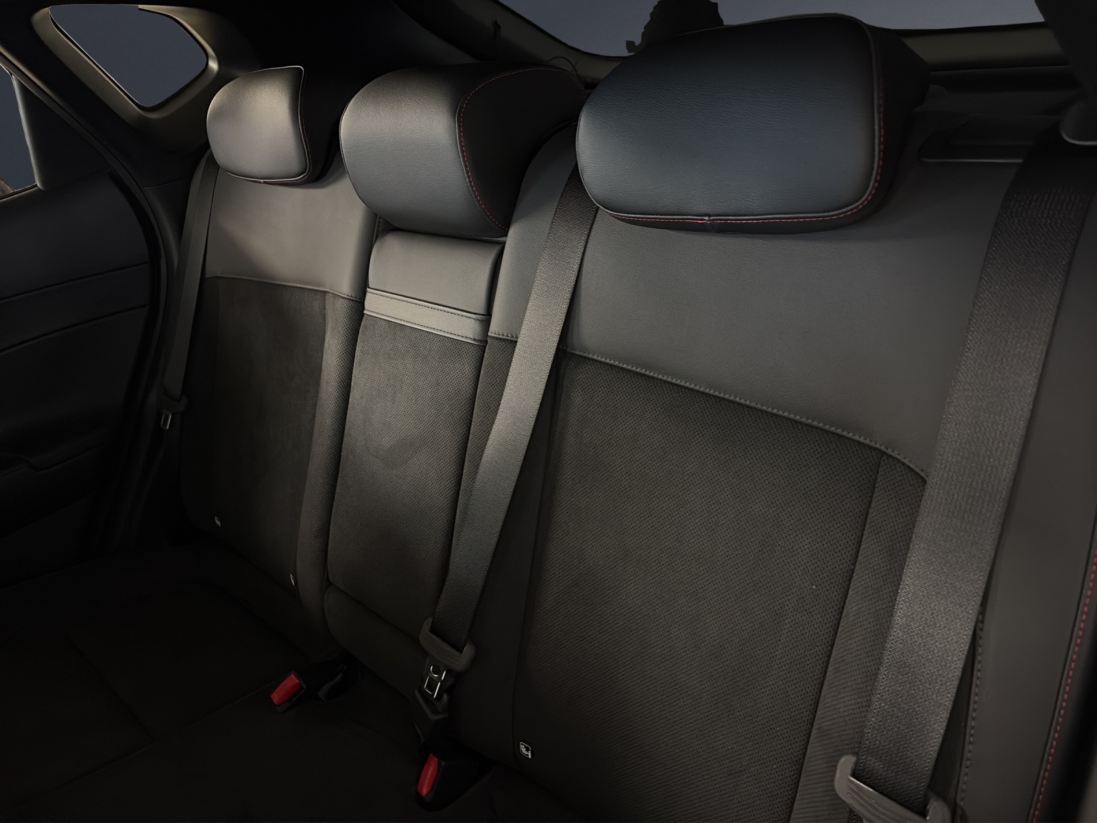 HYUNDAI Kona 1.6 GDi HEV N Line DCT-image-16