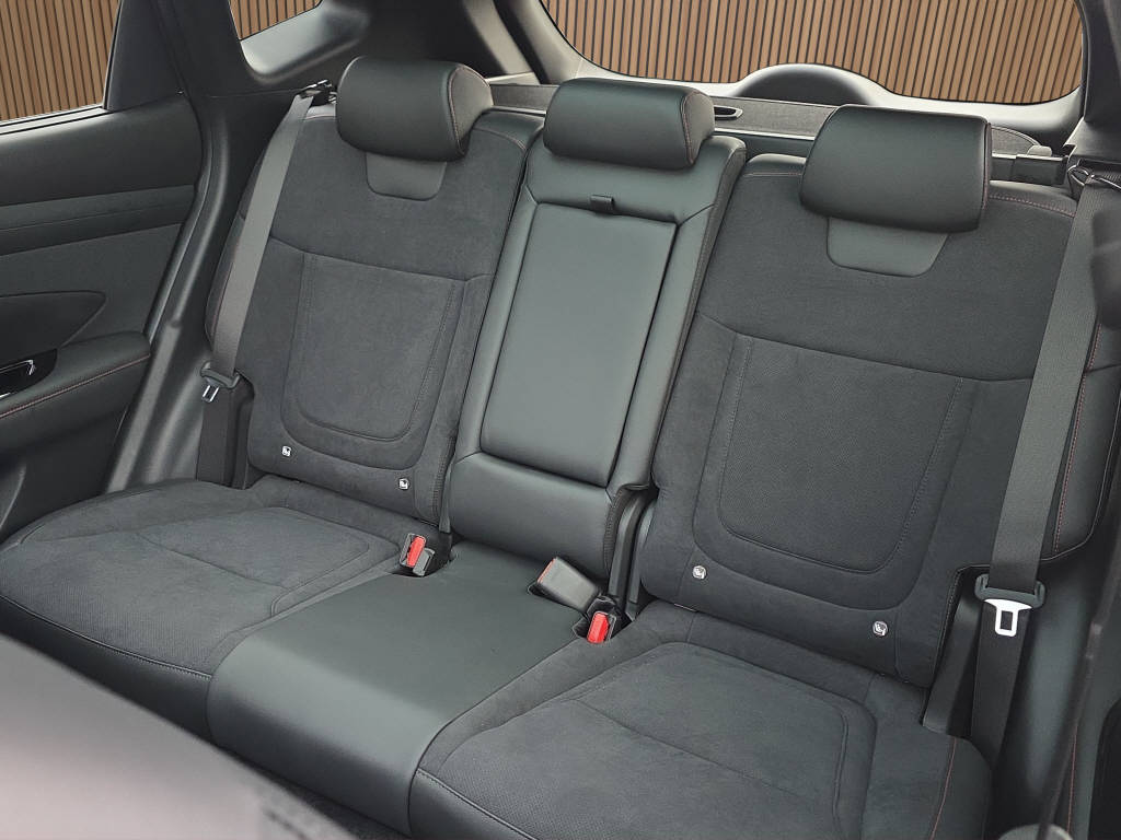 HYUNDAI Tucson 1.6 T-GDi PHEV N-Line LUX Pack 4WD-image-19