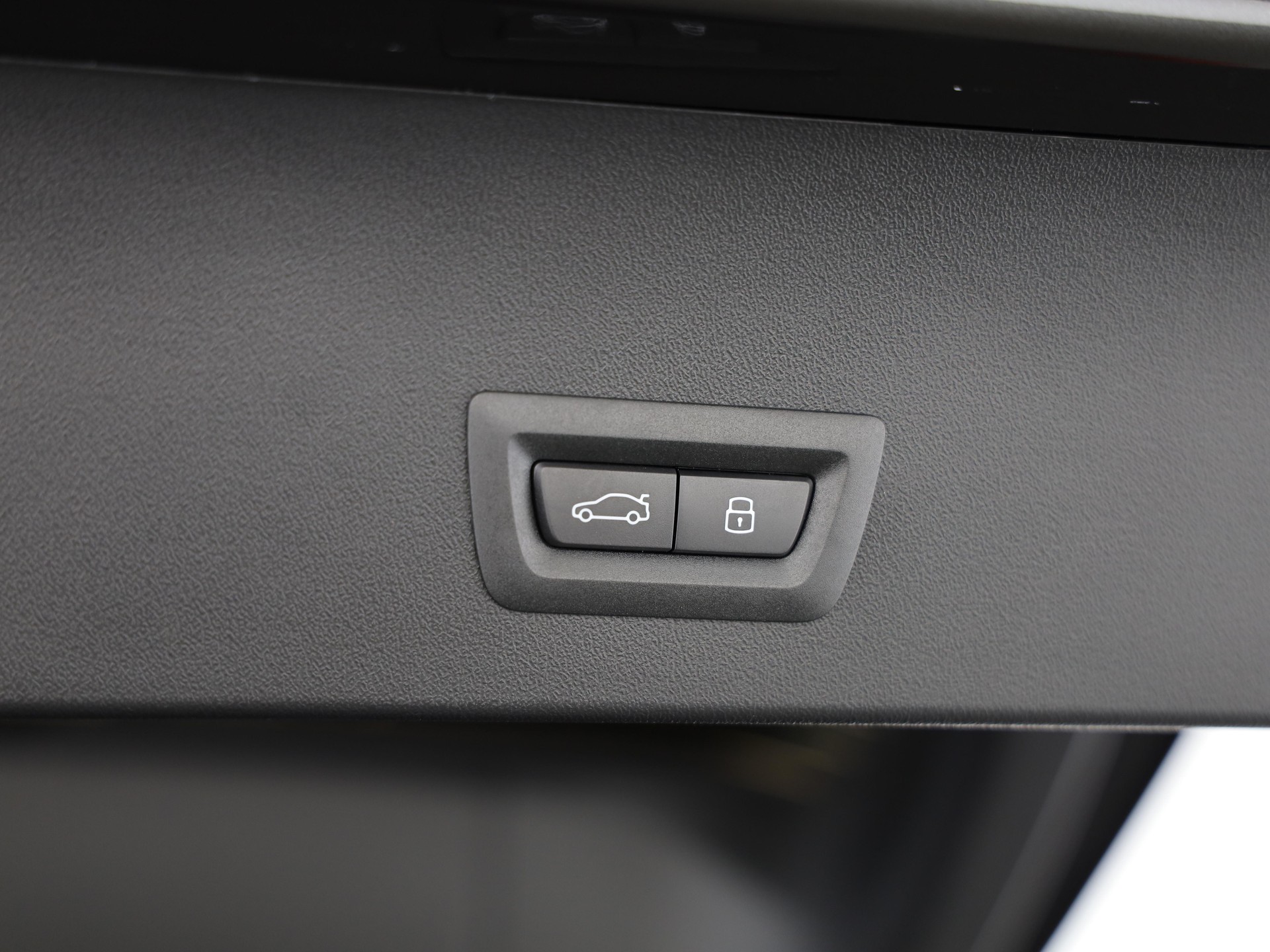BMW X3 M50i-image-9