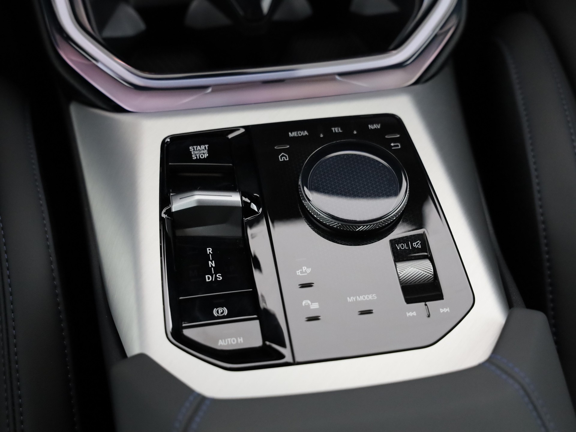 BMW X3 M50i-image-17