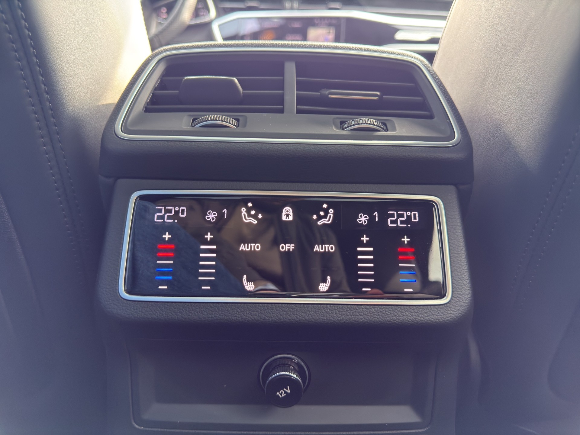 AUDI RS6 Avant 4.0 TFSI V8 quattro-image-13