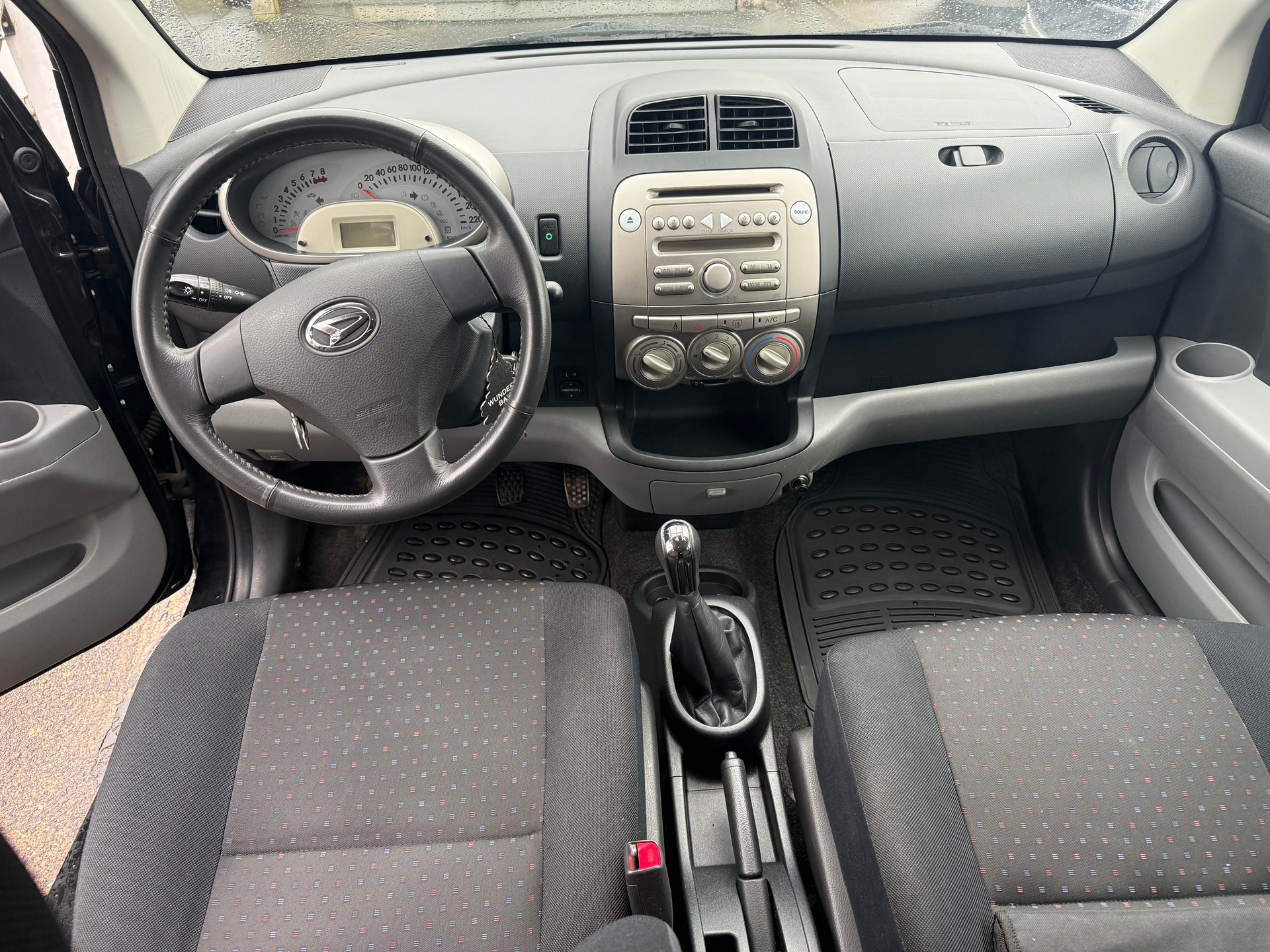 DAIHATSU Sirion 1.3 eco-4WD-image-12