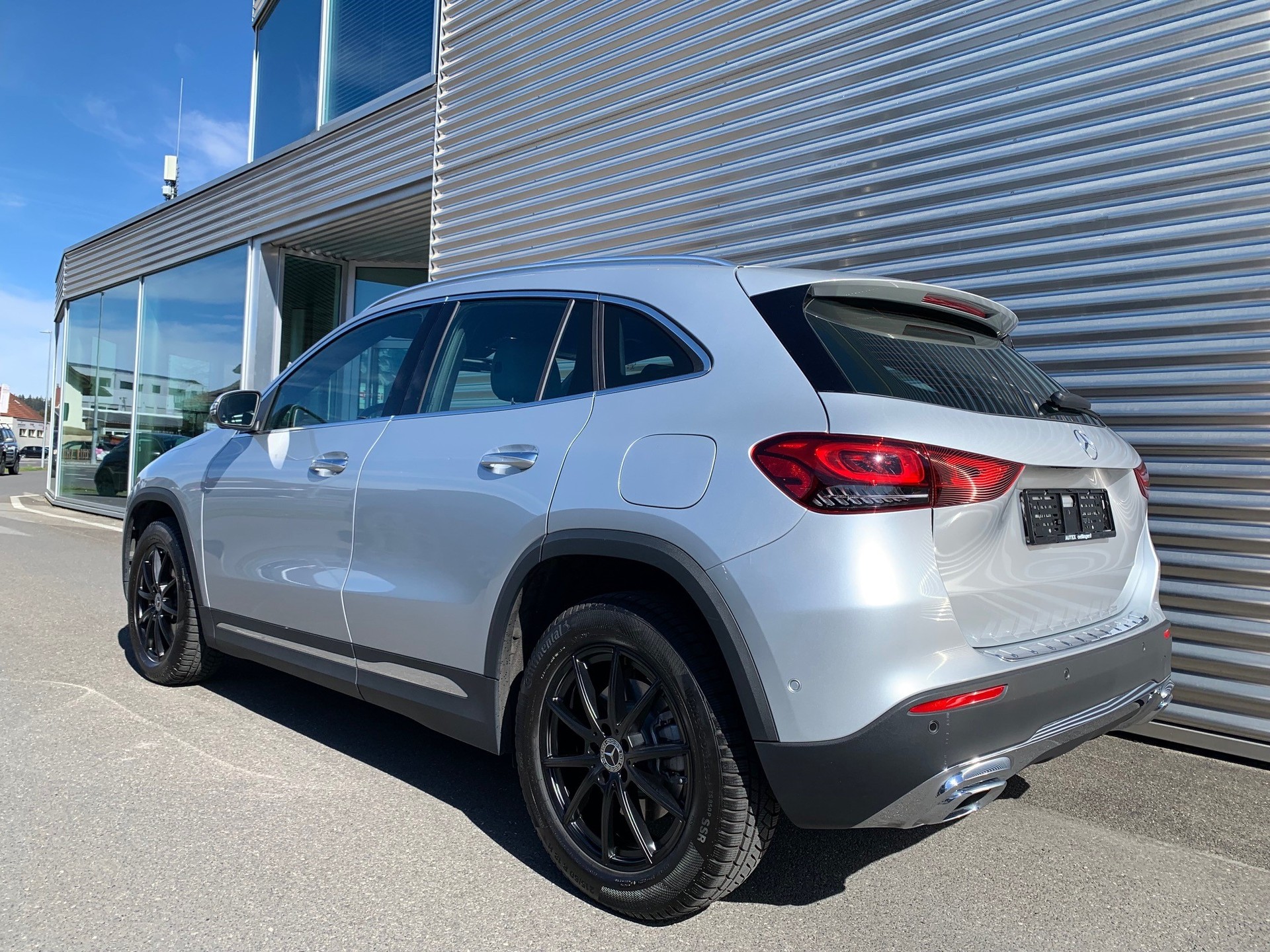 MERCEDES-BENZ GLA 250 e 8G-DCT-image-5