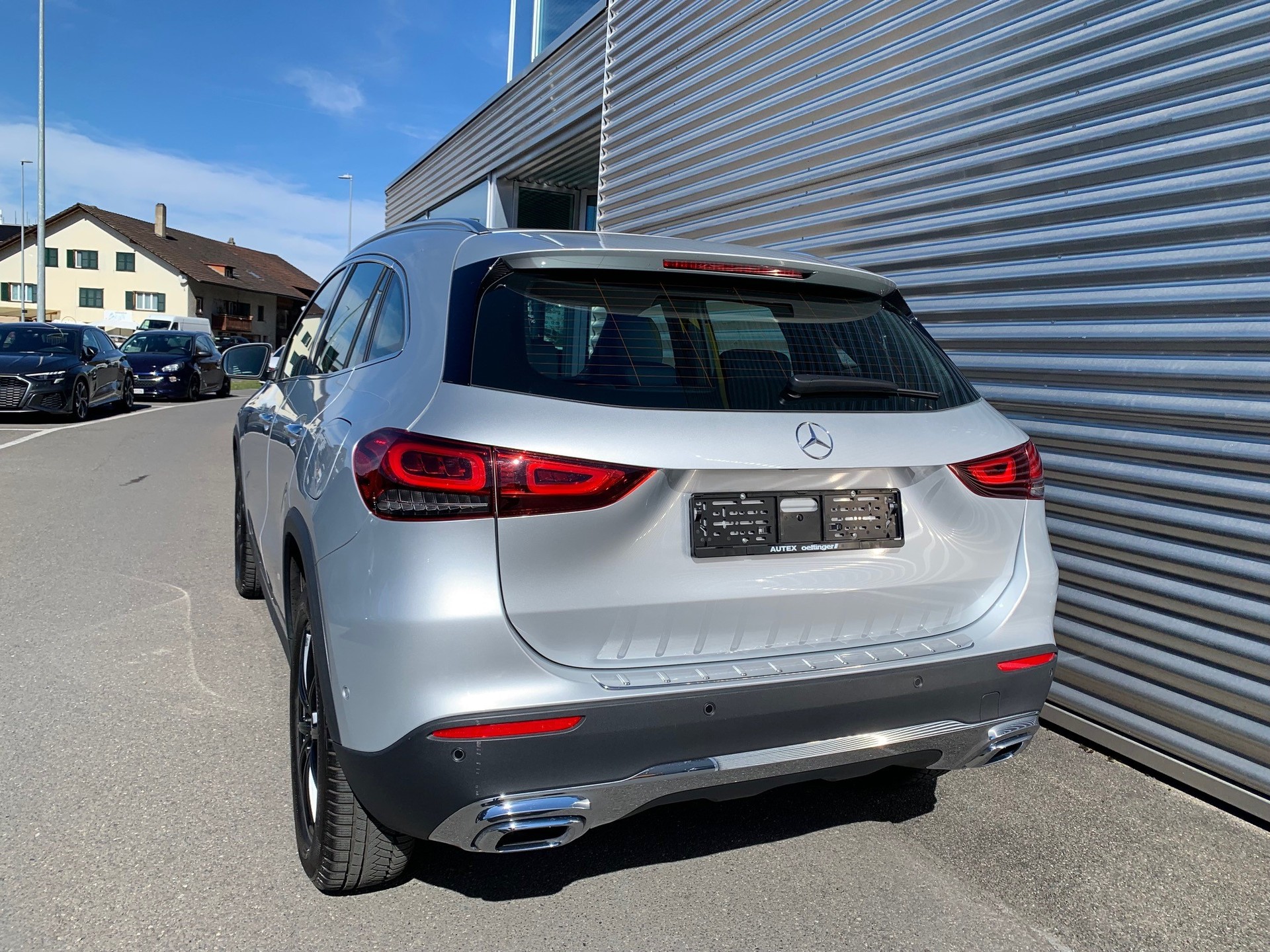 MERCEDES-BENZ GLA 250 e 8G-DCT-image-6